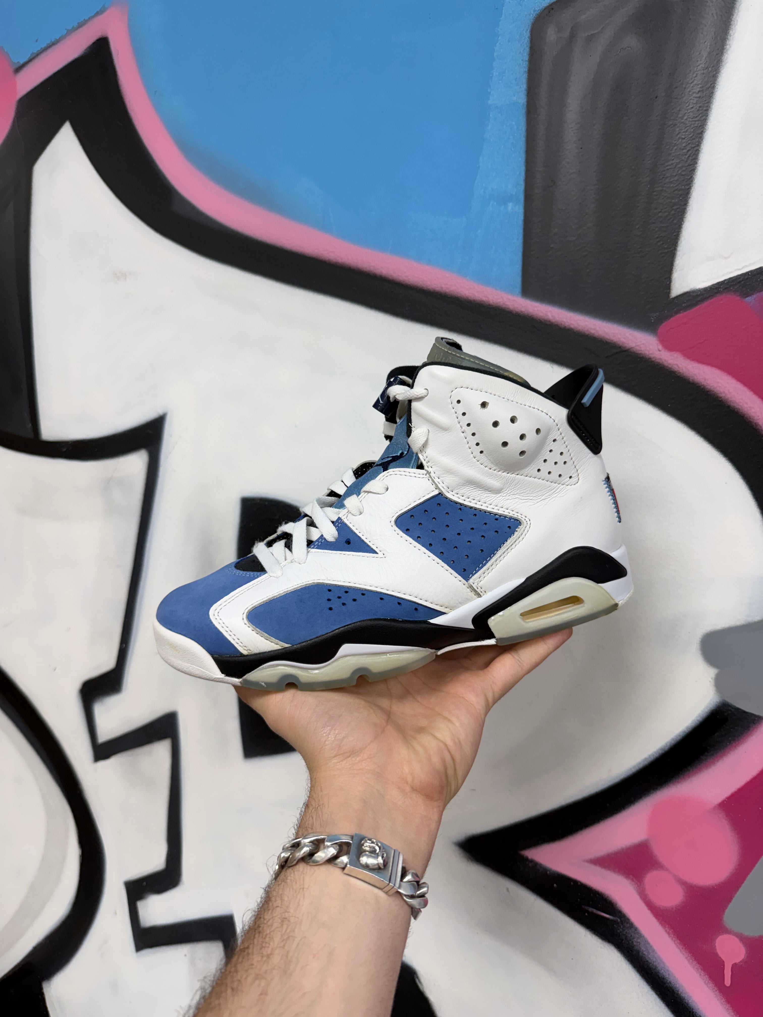 Jordan 6 UNC Sneakers