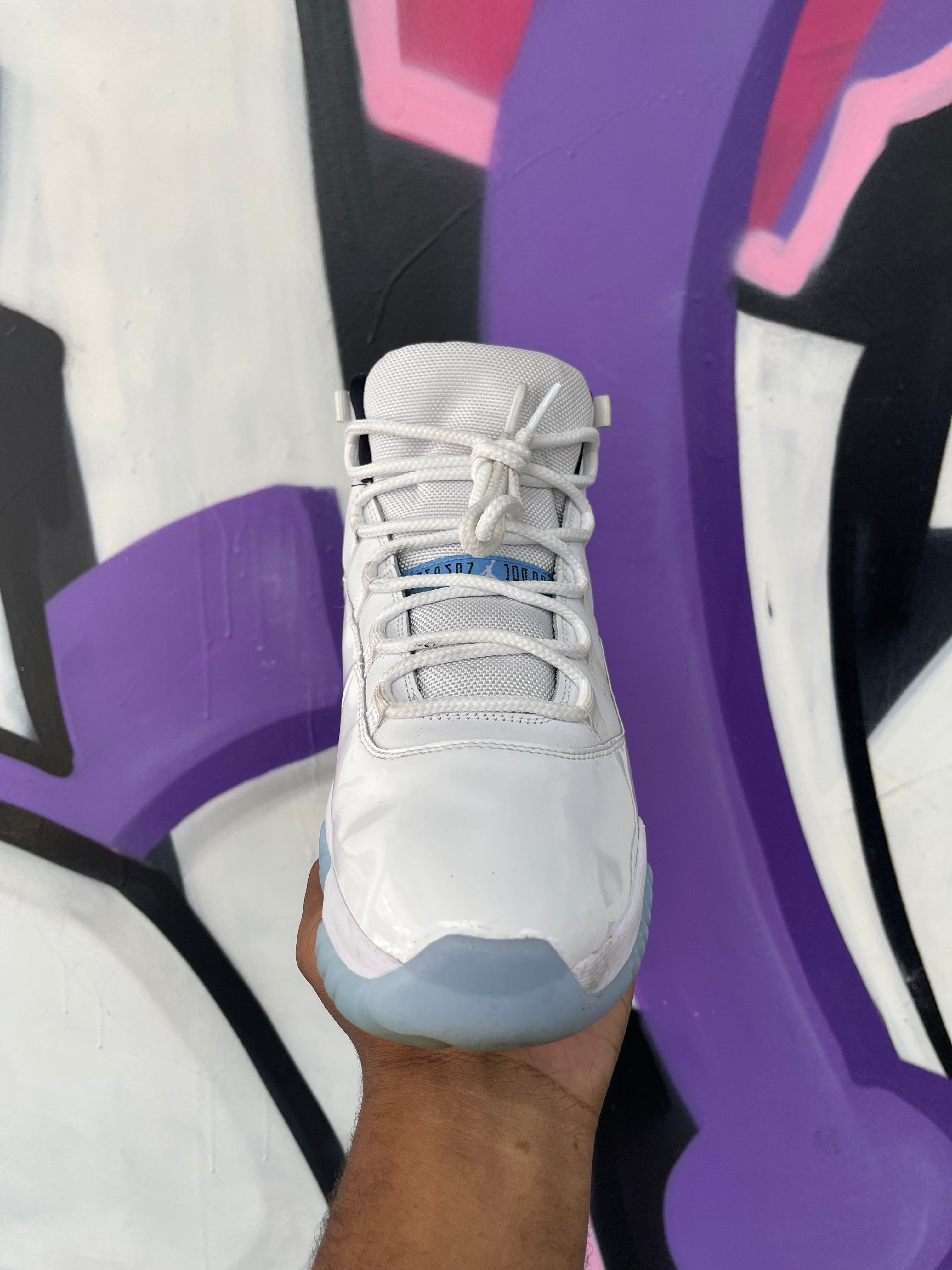 Jordan 11 Legend Blue Sneakers