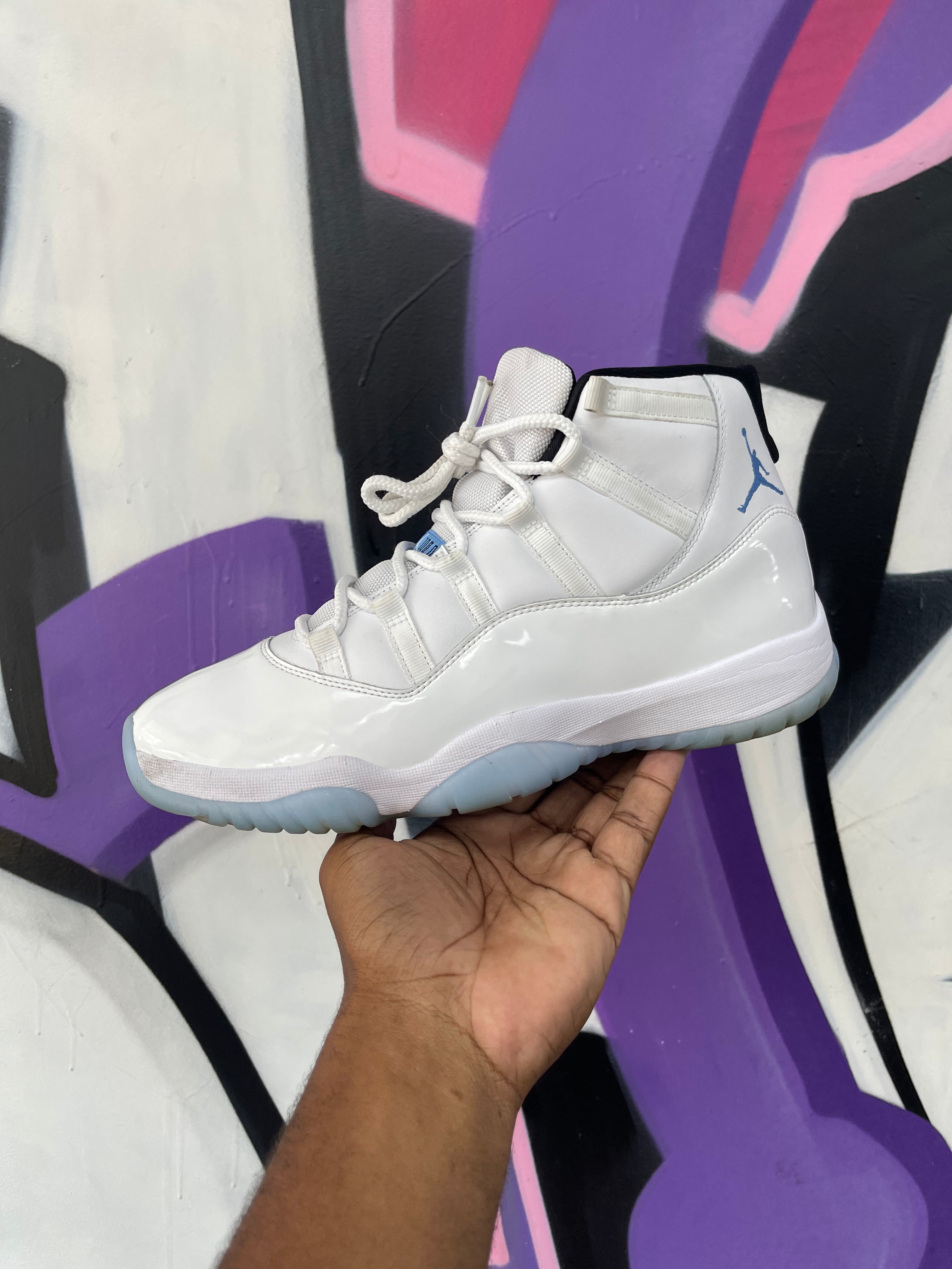 Jordan 11 Legend Blue Sneakers