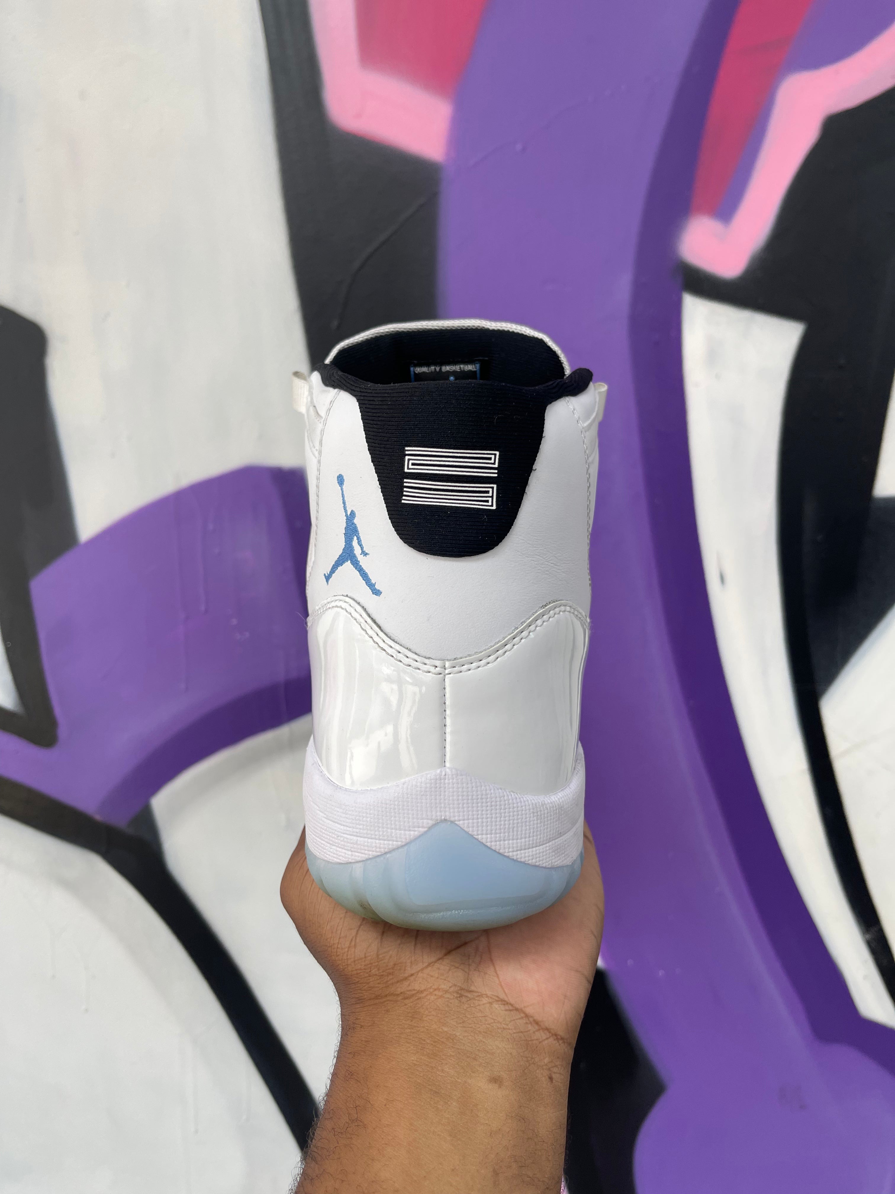 Jordan 11 Legend Blue Sneakers