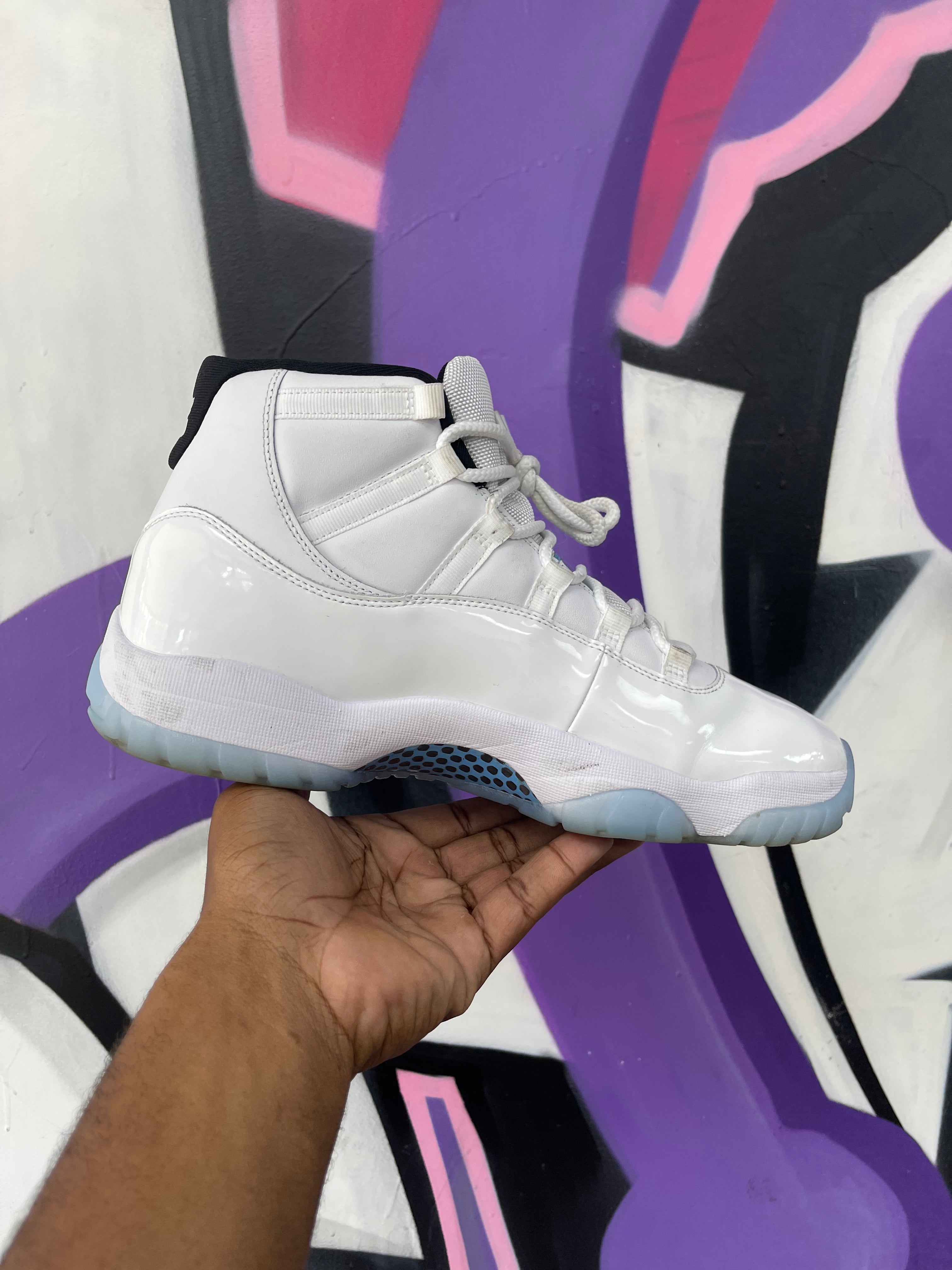 Jordan 11 Legend Blue Sneakers