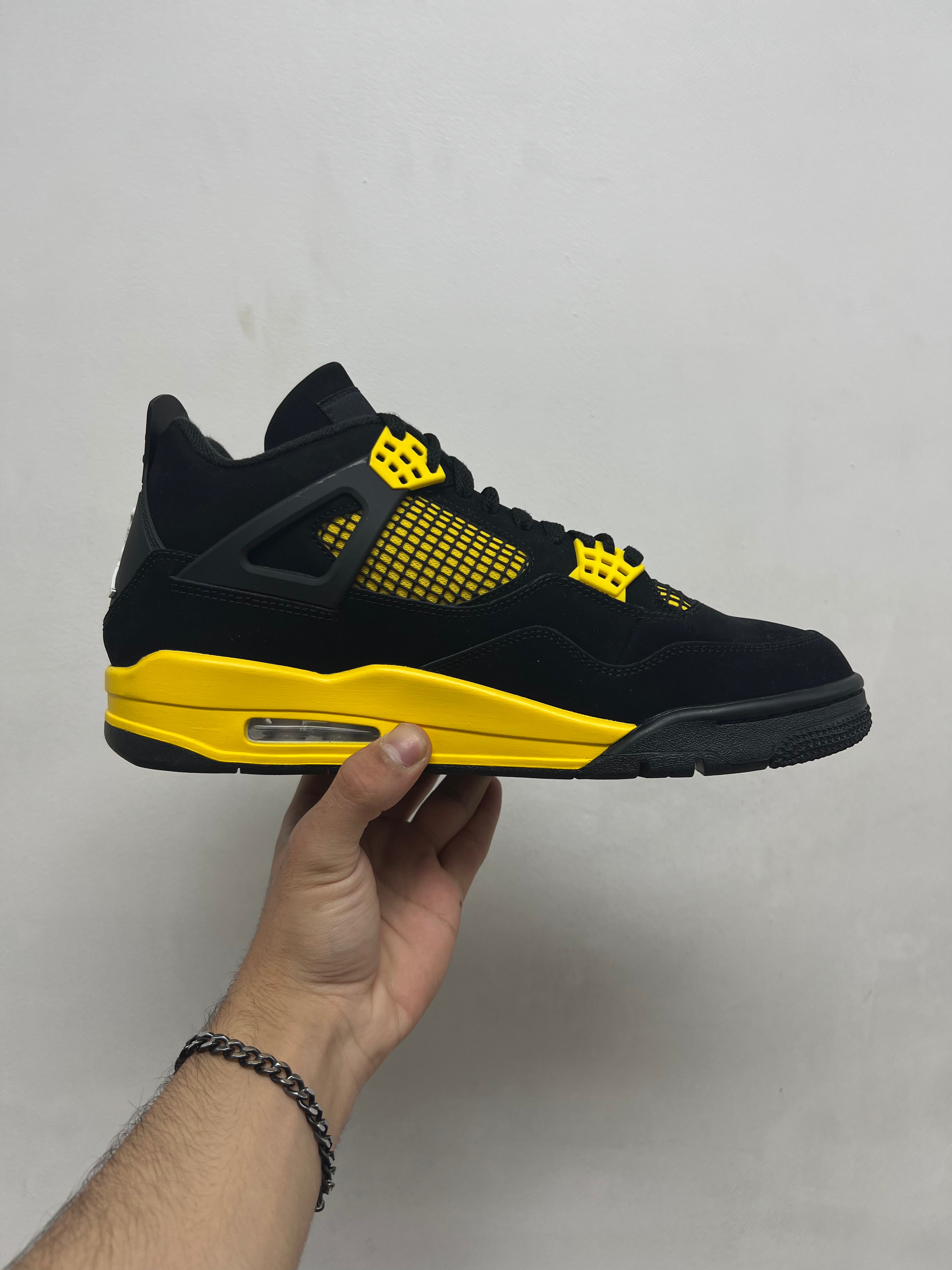 Jordan 4 Yellow Thunder Sneakers