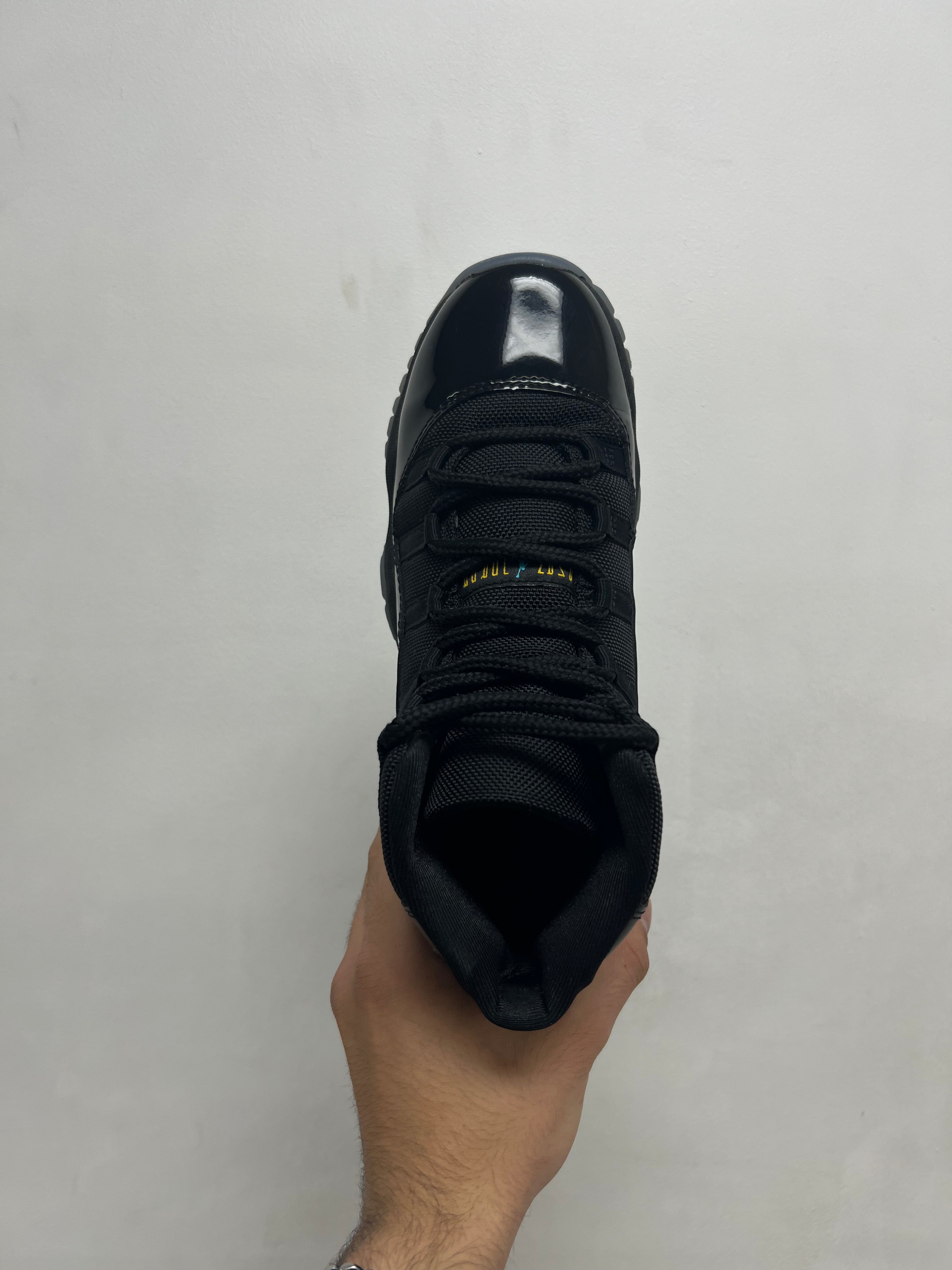 Jordan 11 Gamma Sneakers