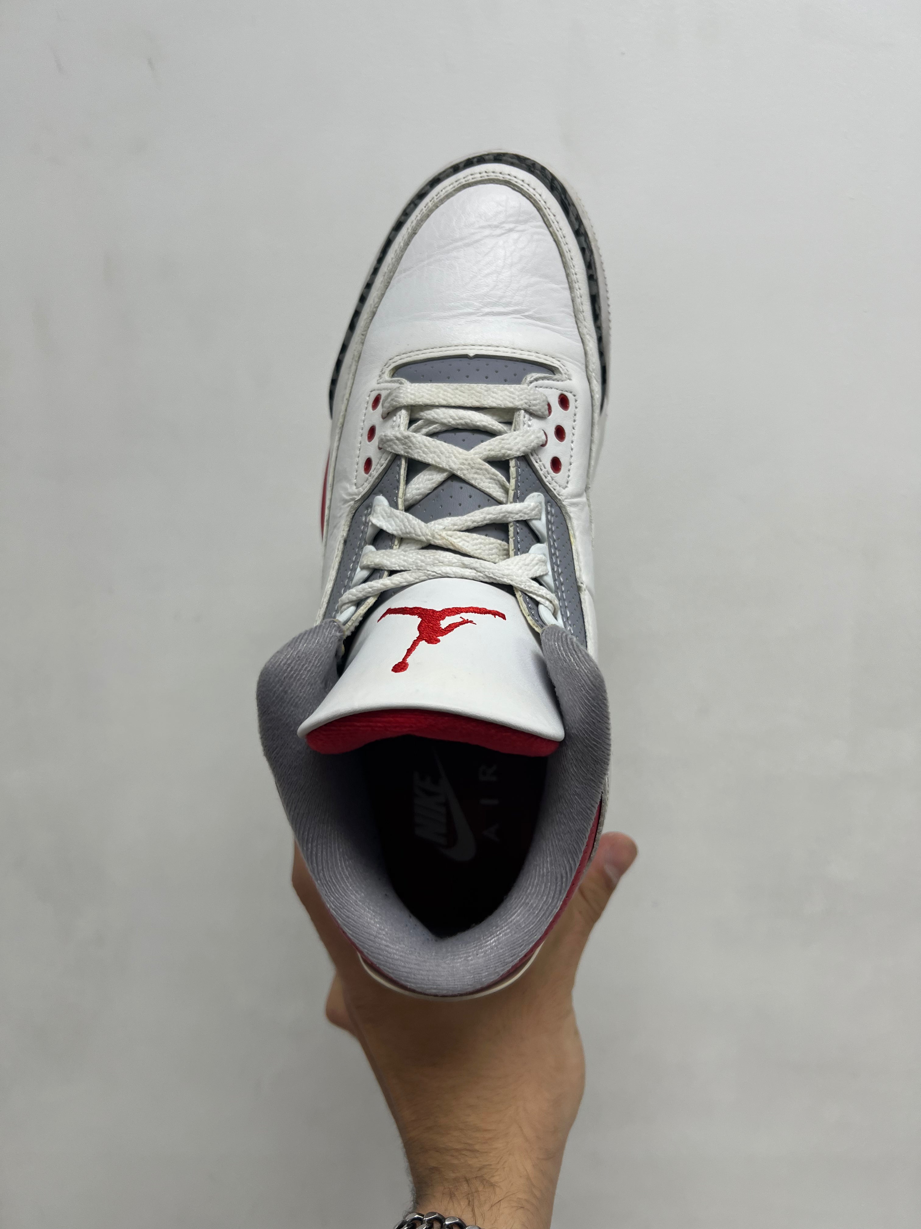 Jordan 3 Fire Red Sneakers