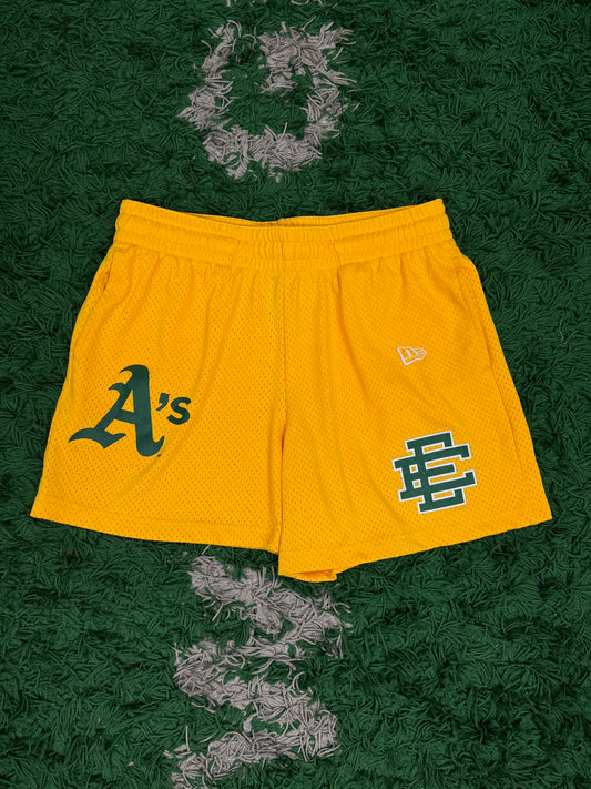 EE Oakland A's Shorts Yellow Used Medium N/A