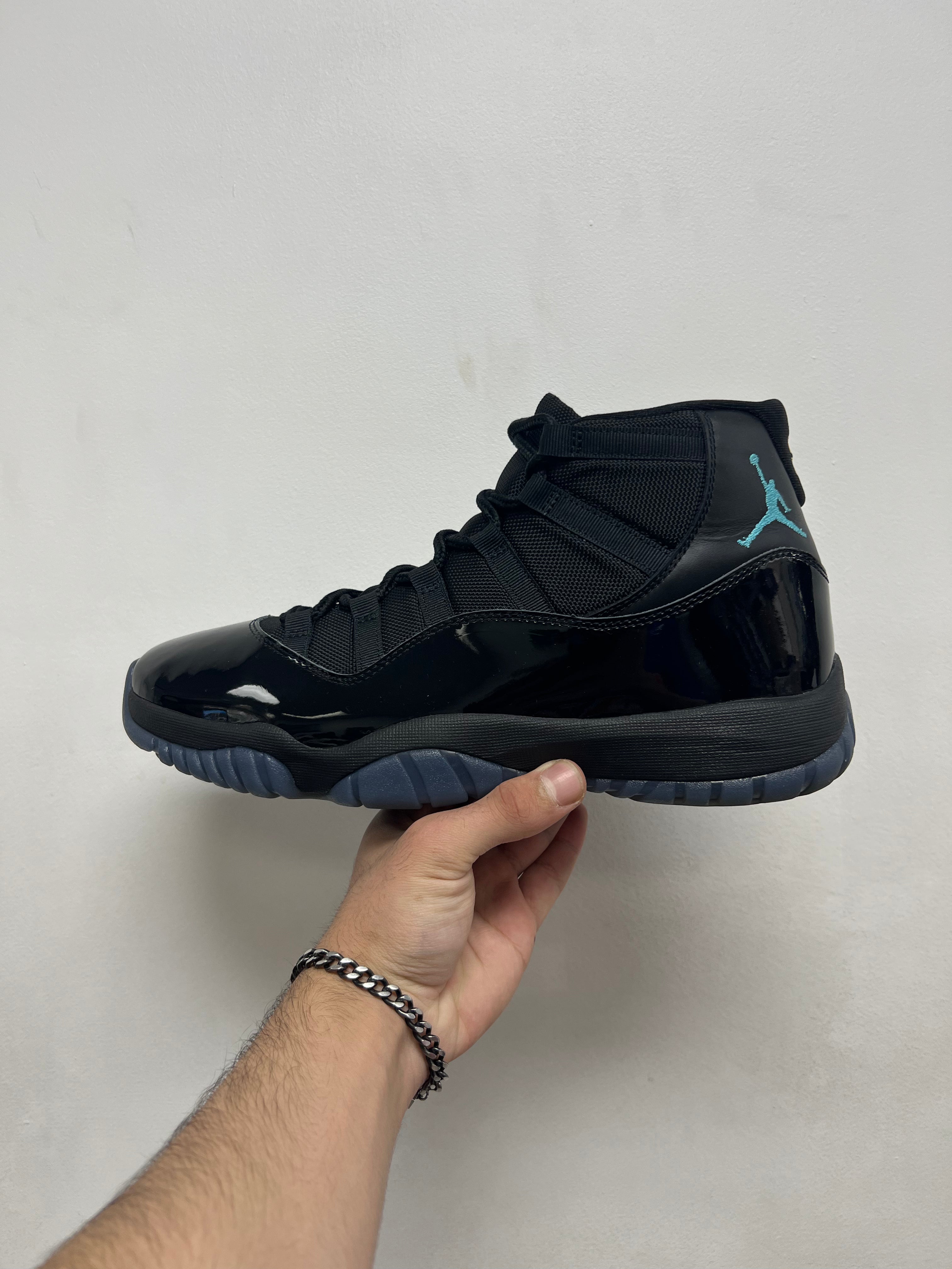 Jordan 11 Gamma Sneakers