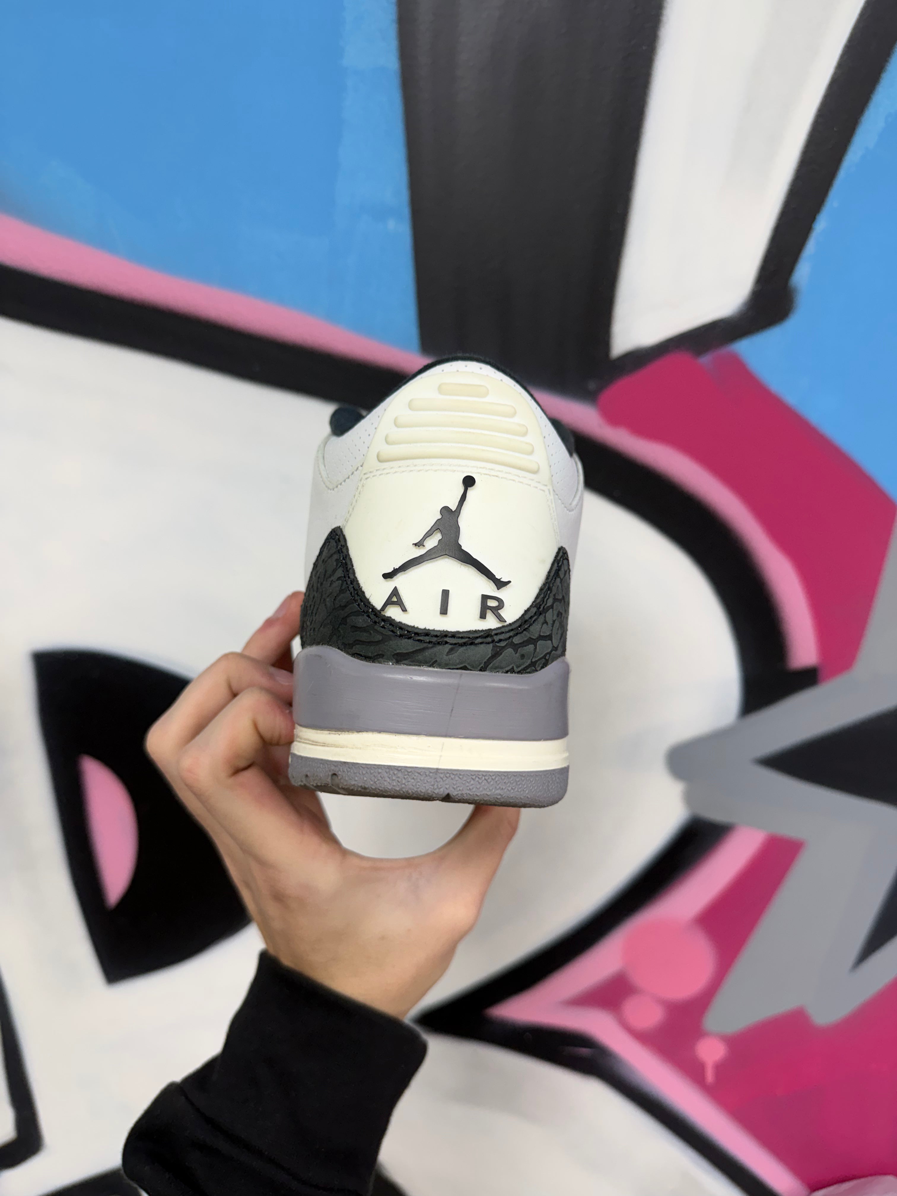 Jordan 3 Cement Grey Sneakers