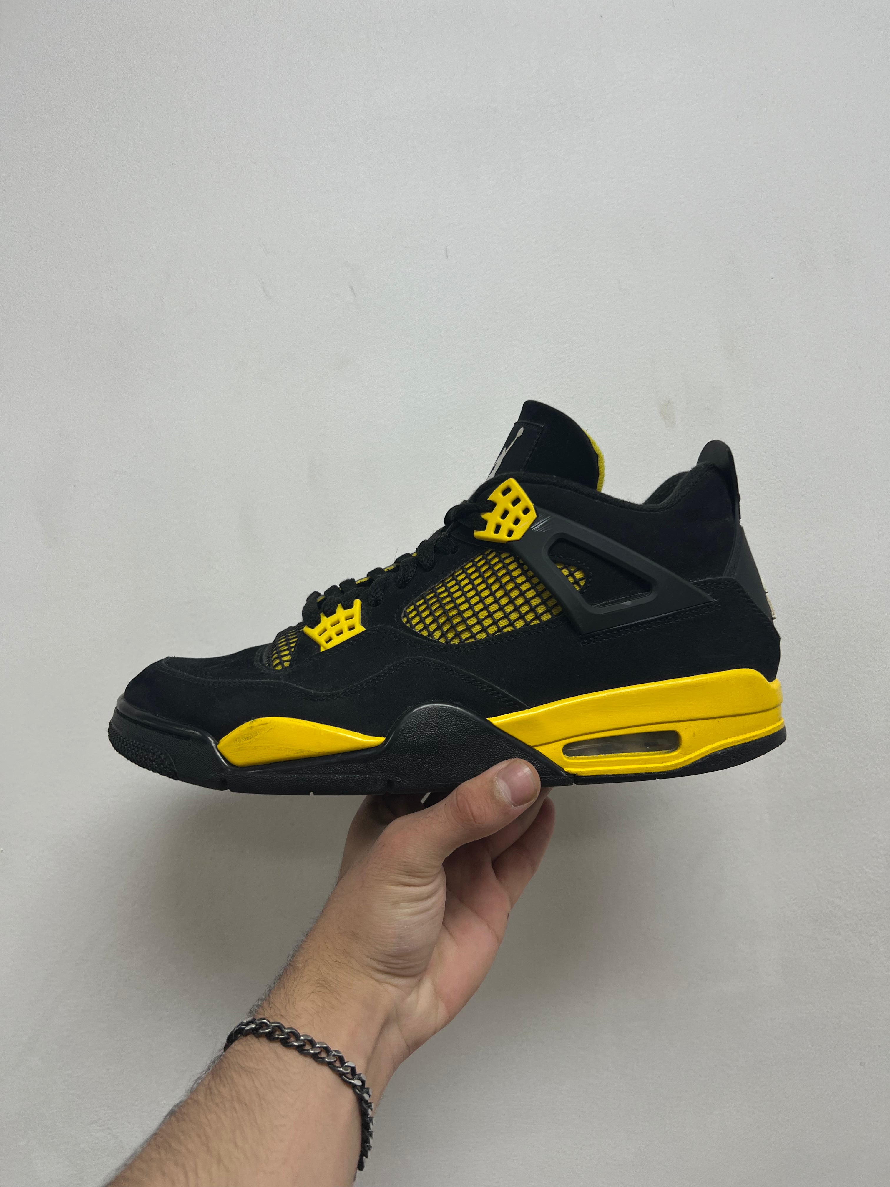 Jordan 4 Yellow Thunder Sneakers