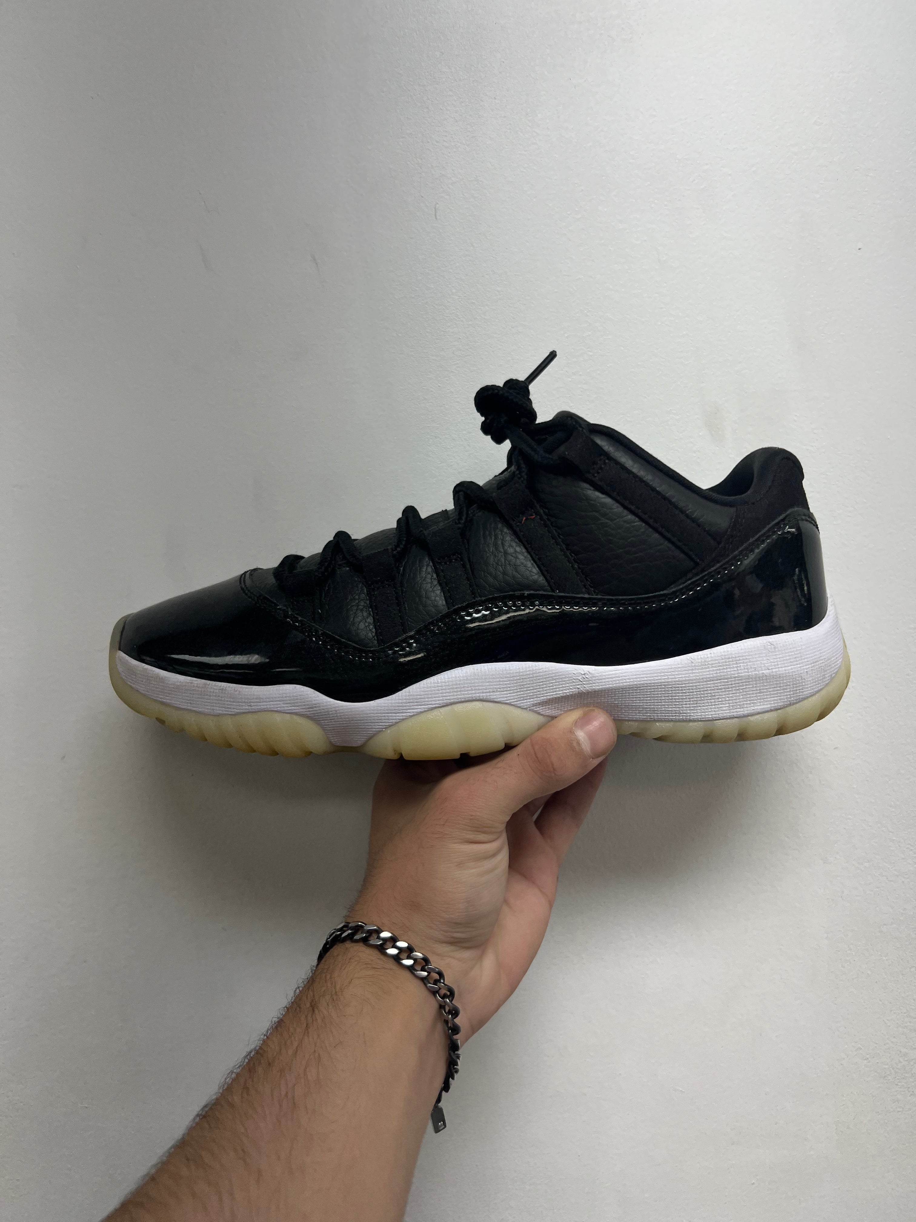 Jordan 11 Low 72-10 Sneakers