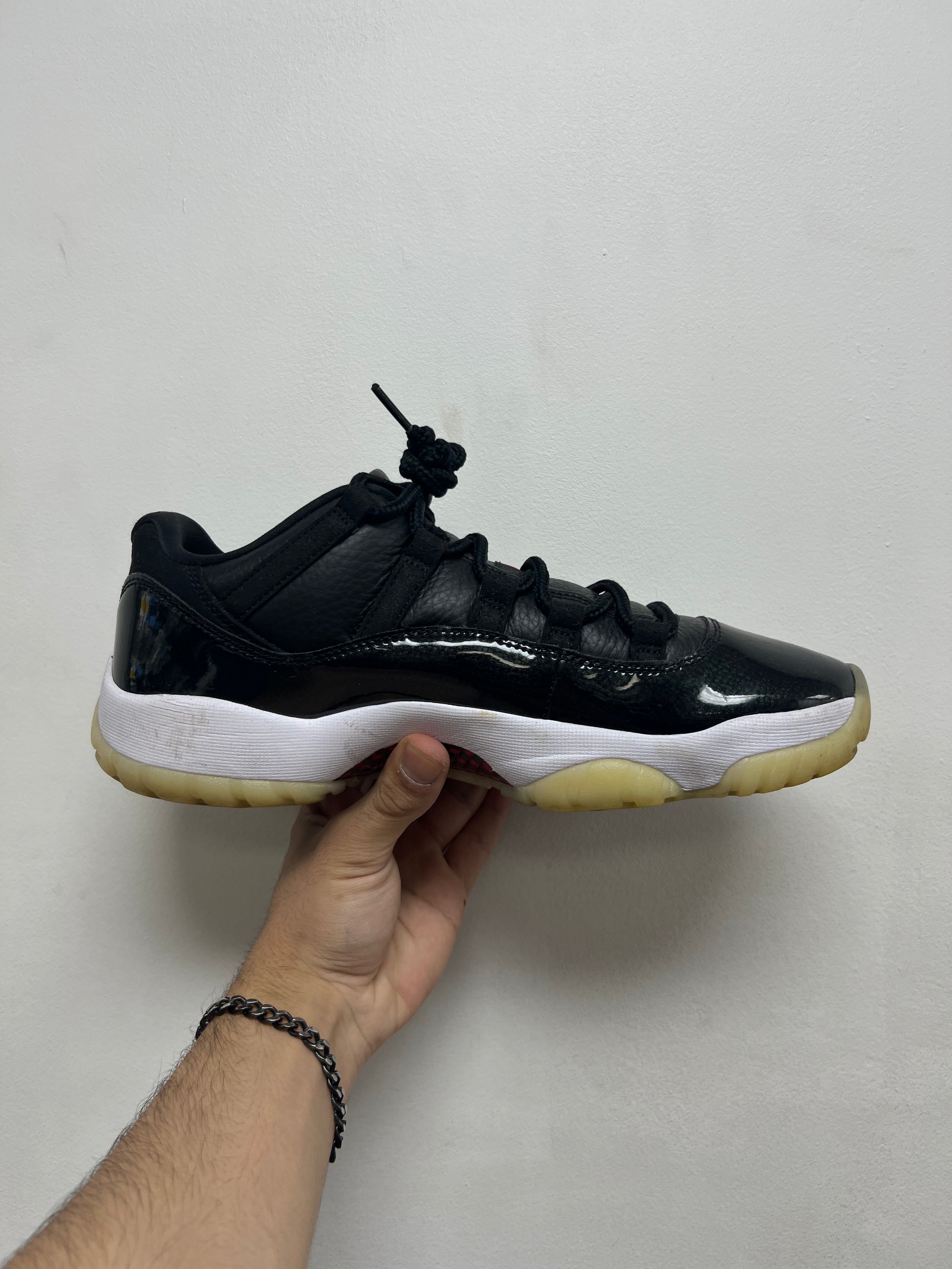 Jordan 11 Low 72-10 Sneakers
