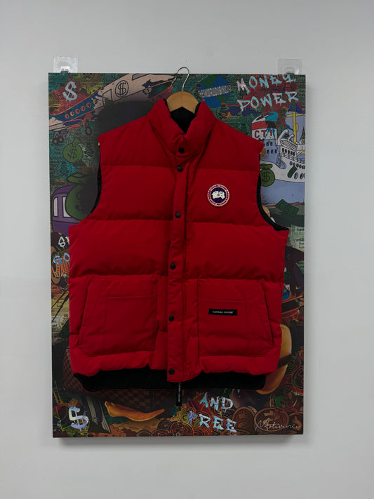 Canada Goose Vest Red Used Large N/A