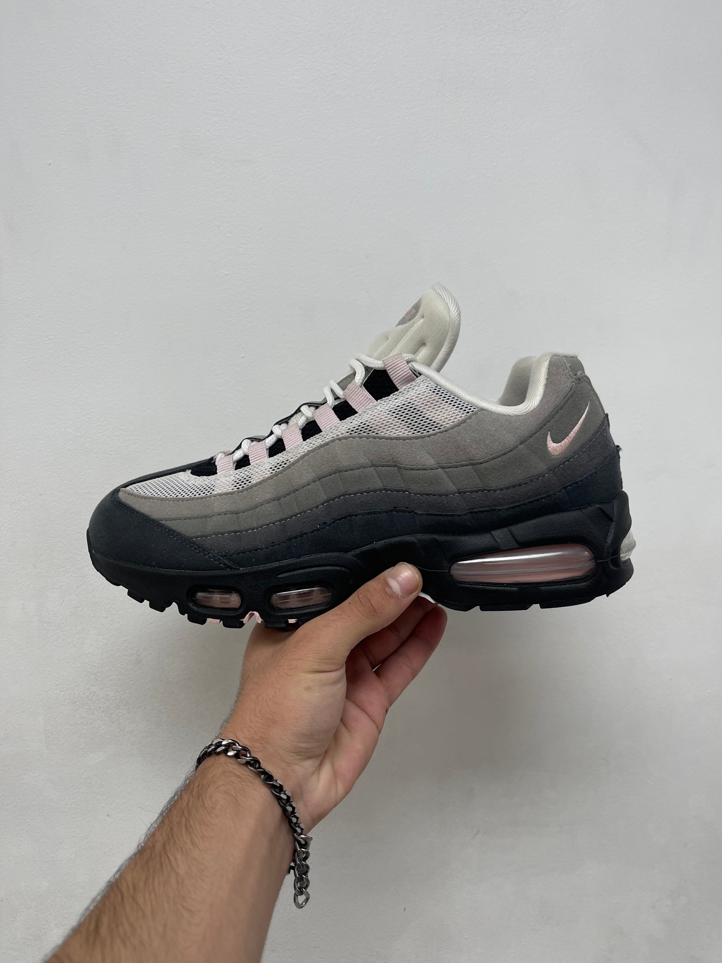 Nike AM95 Soft Pink Sneakers