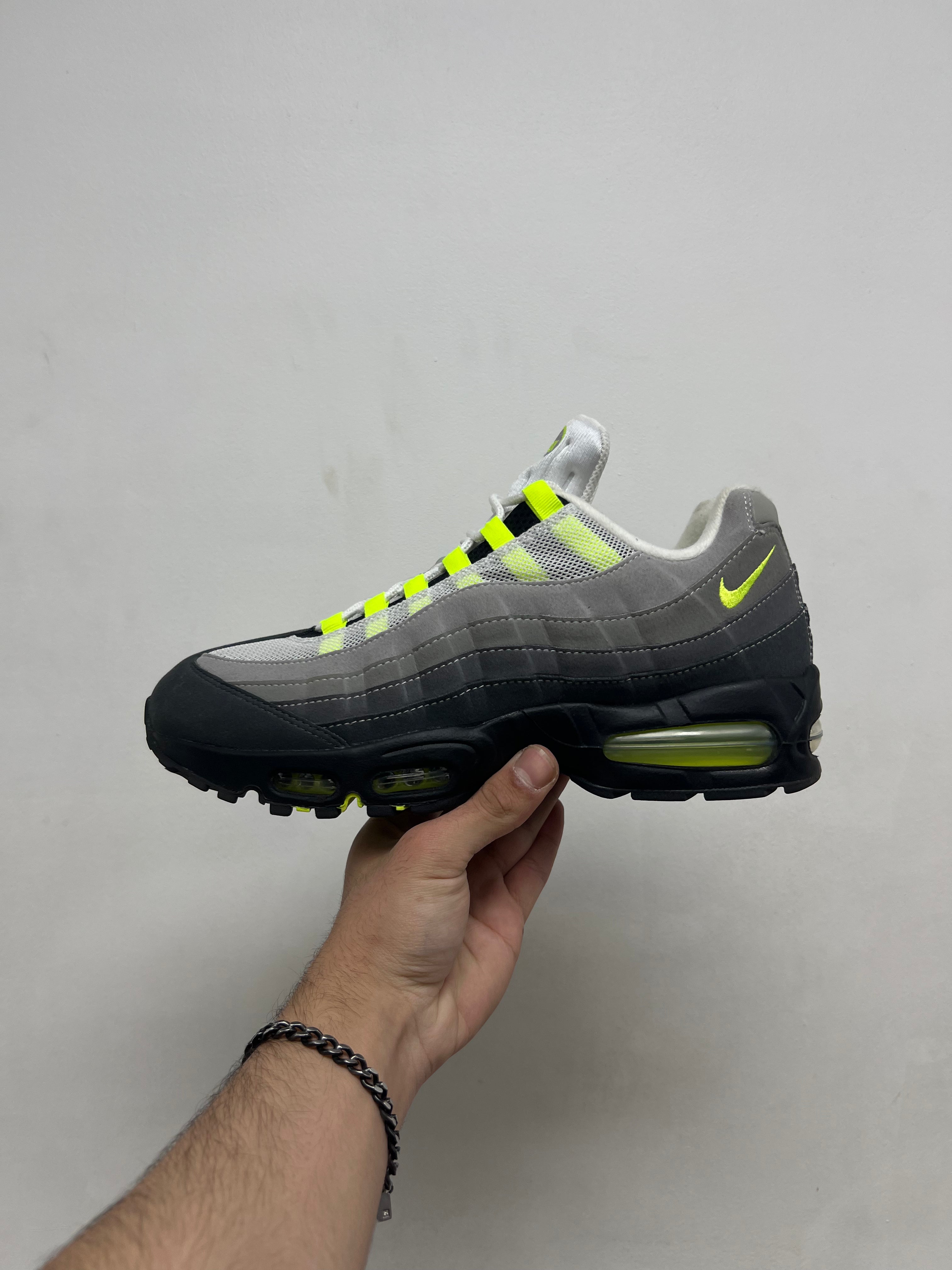 Nike AM95 Neon Sneakers