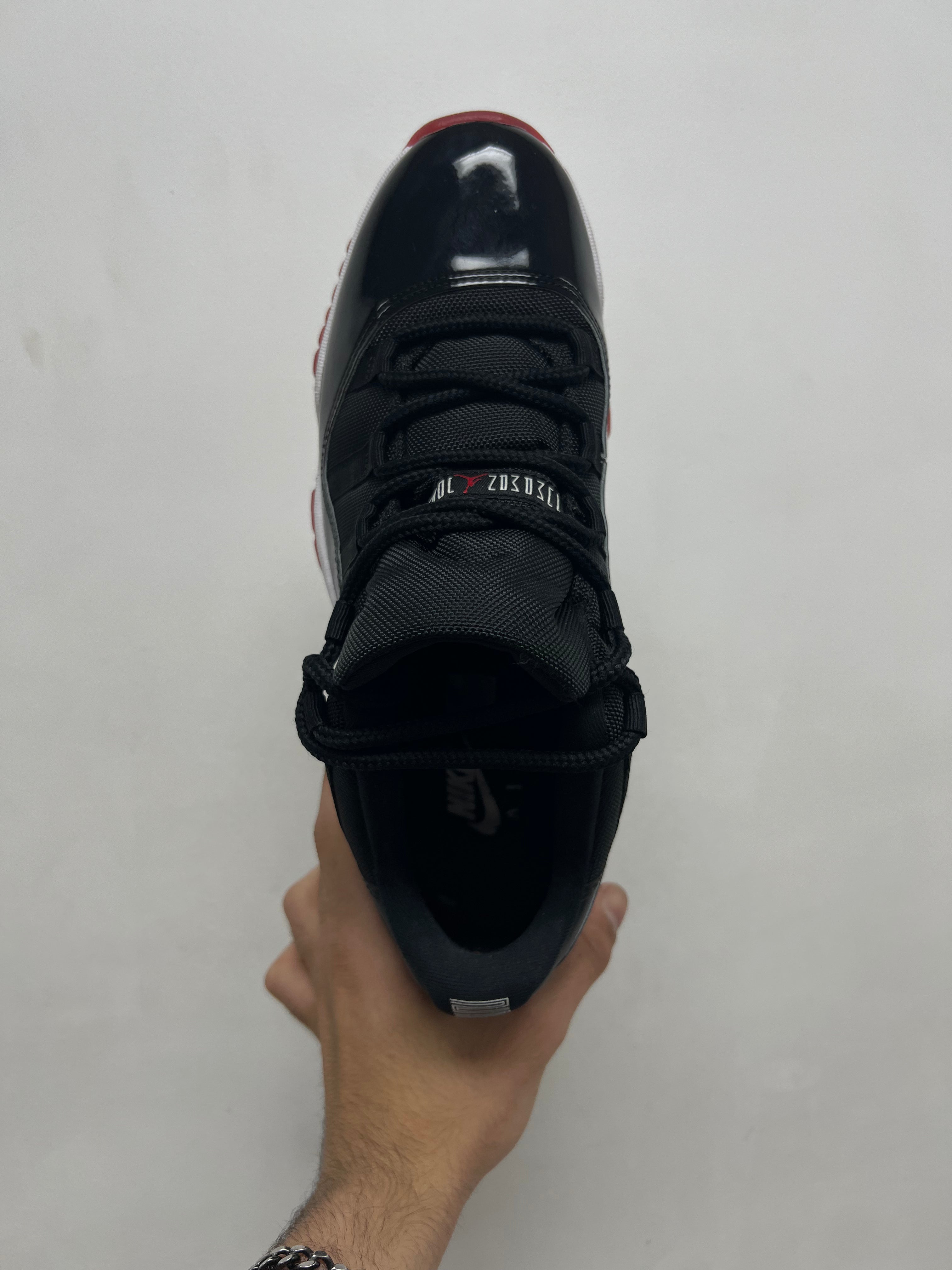 Jordan 11 Low Bred Sneakers