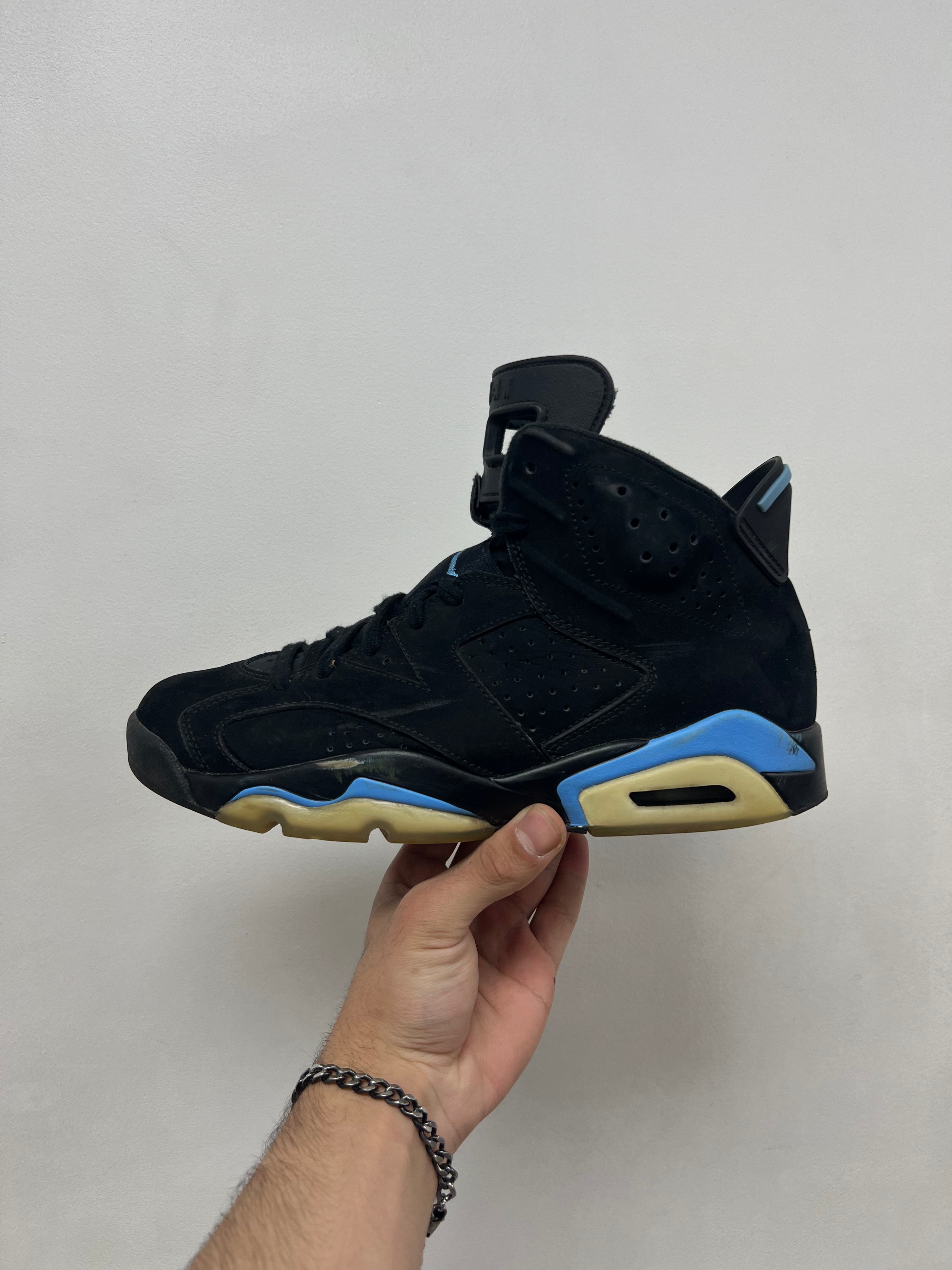Jordan 6 UNC Sneakers