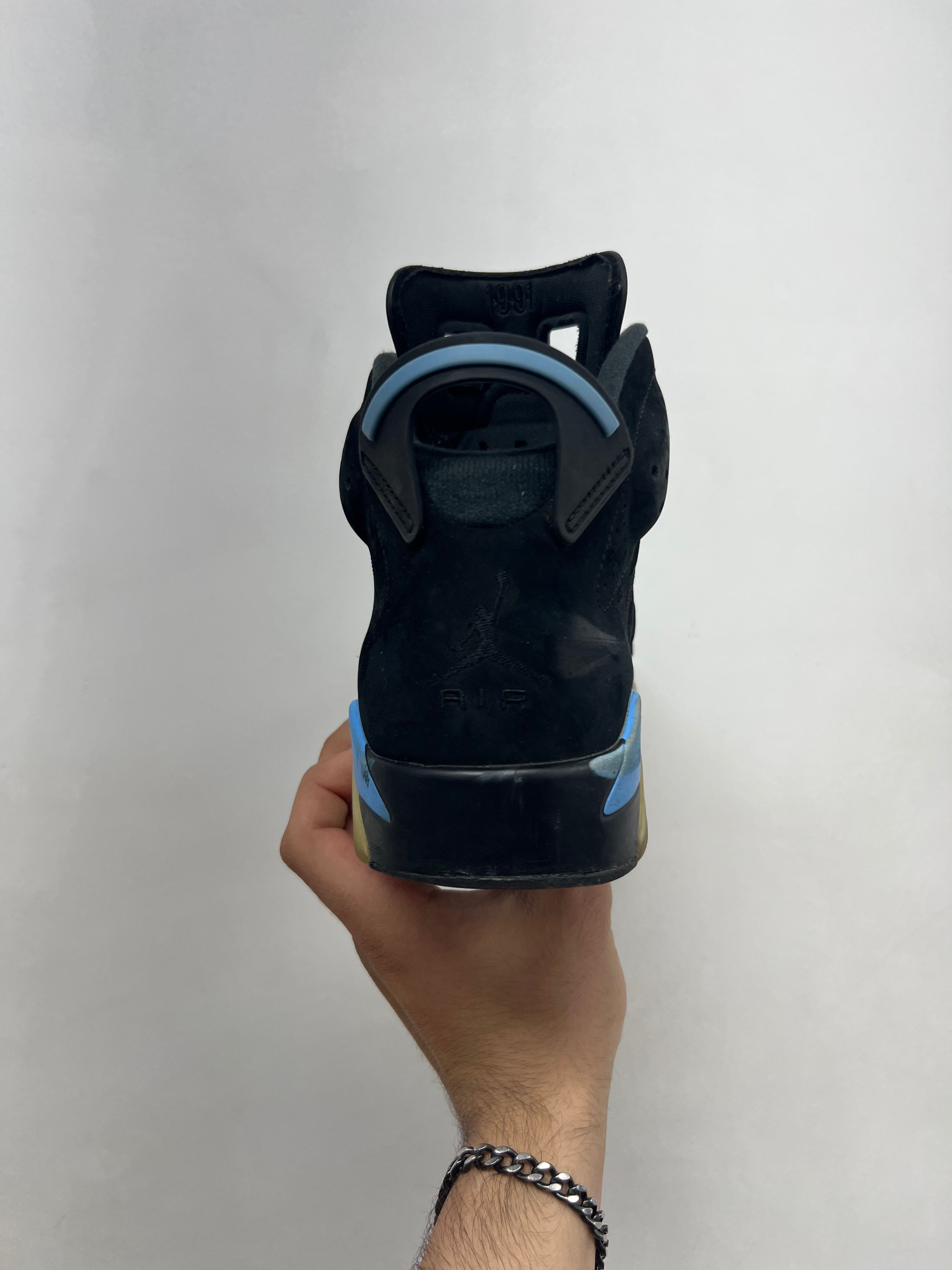 Jordan 6 UNC Sneakers