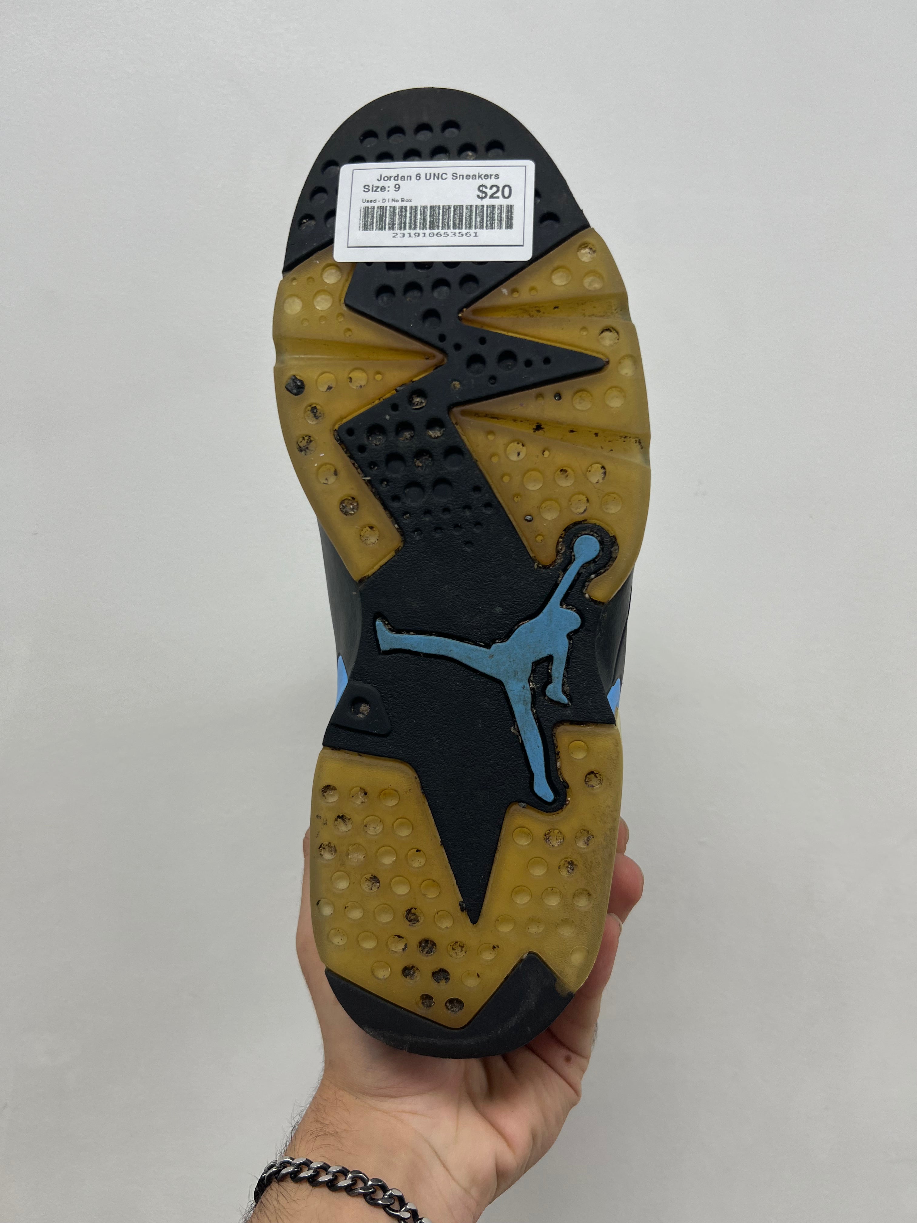 Jordan 6 UNC Sneakers