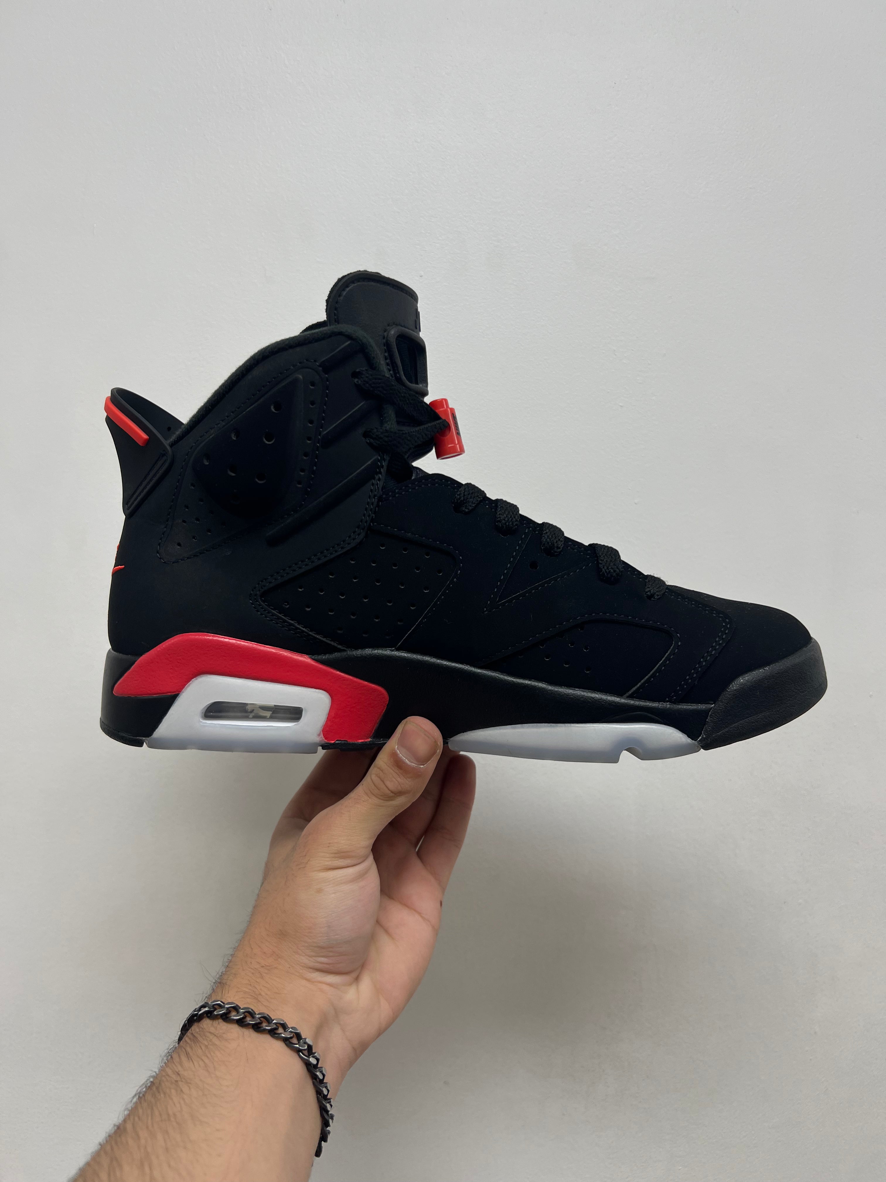 Jordan 6 Infrared Sneakers