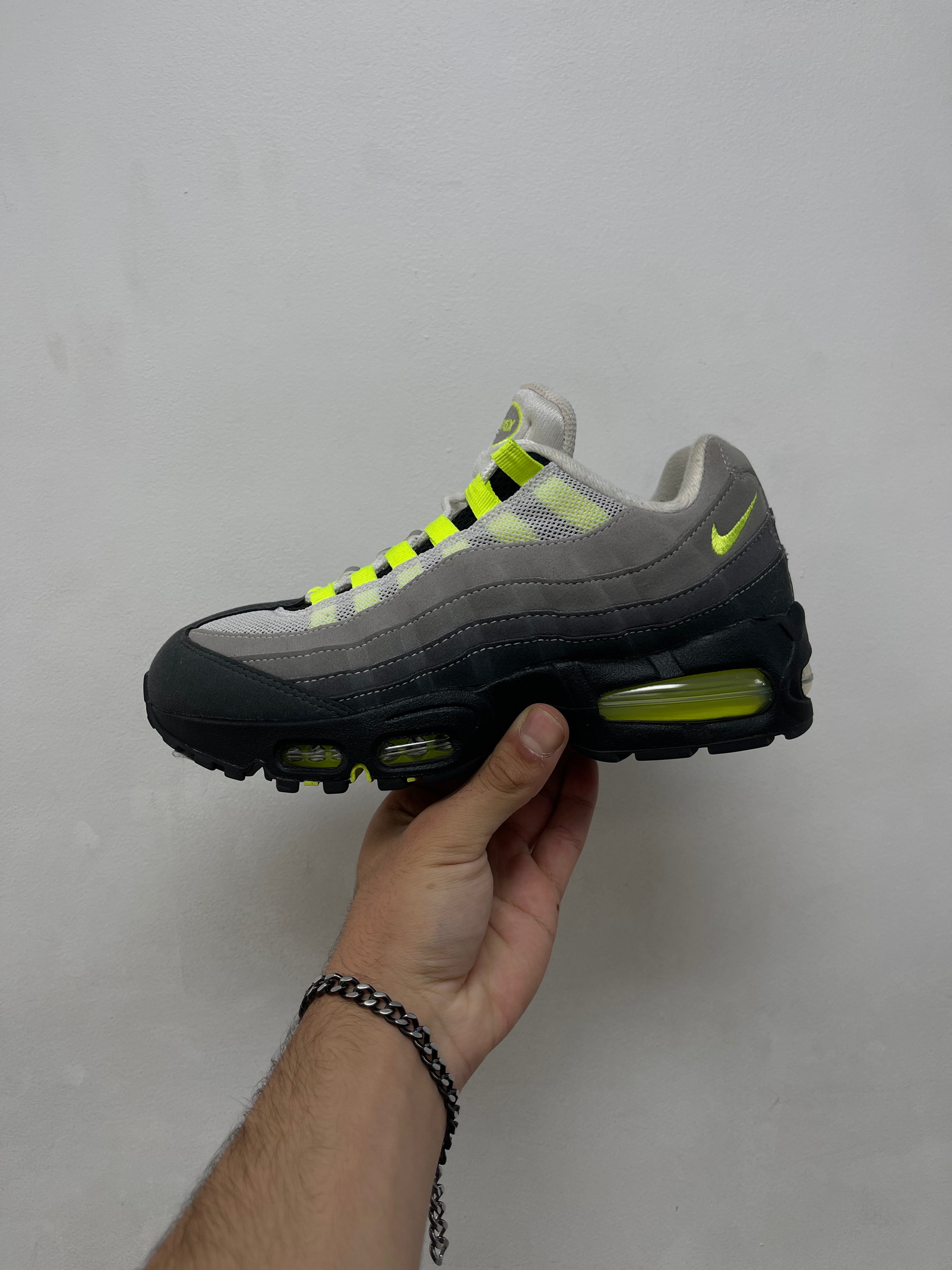 Nike AM95 Neon Sneakers