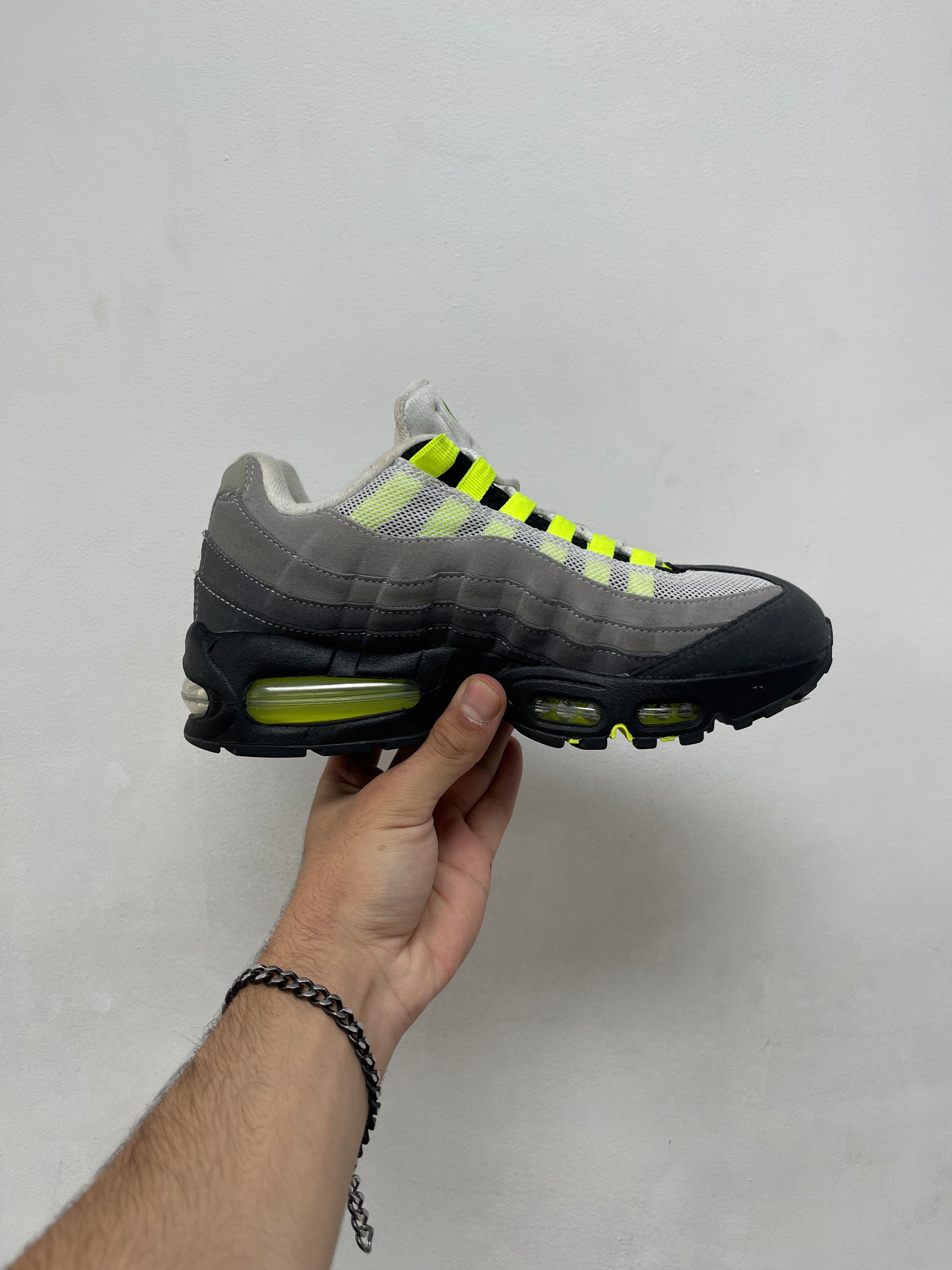 Nike AM95 Neon Sneakers