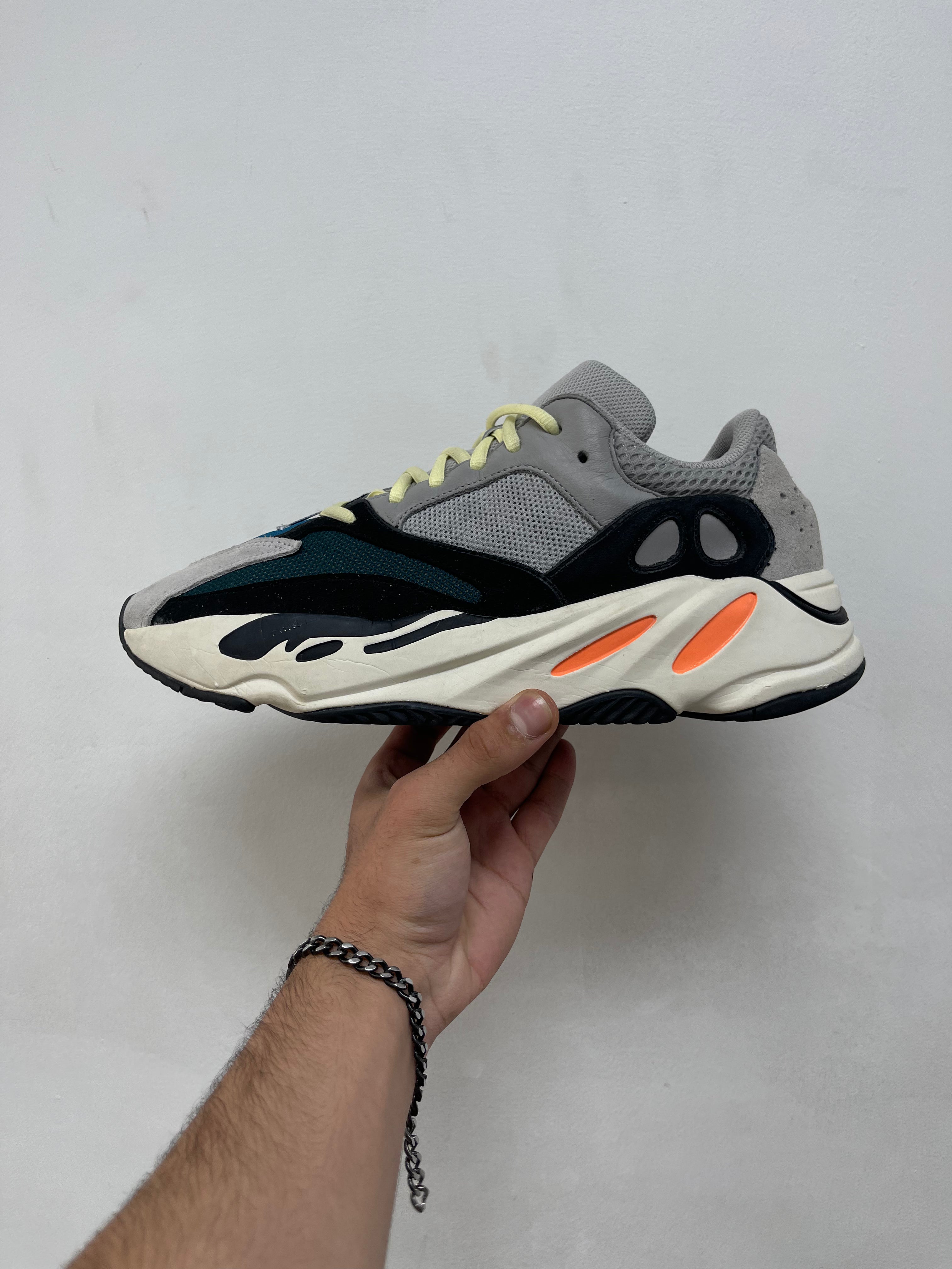 YZY 700 Wave Runner Sneakers