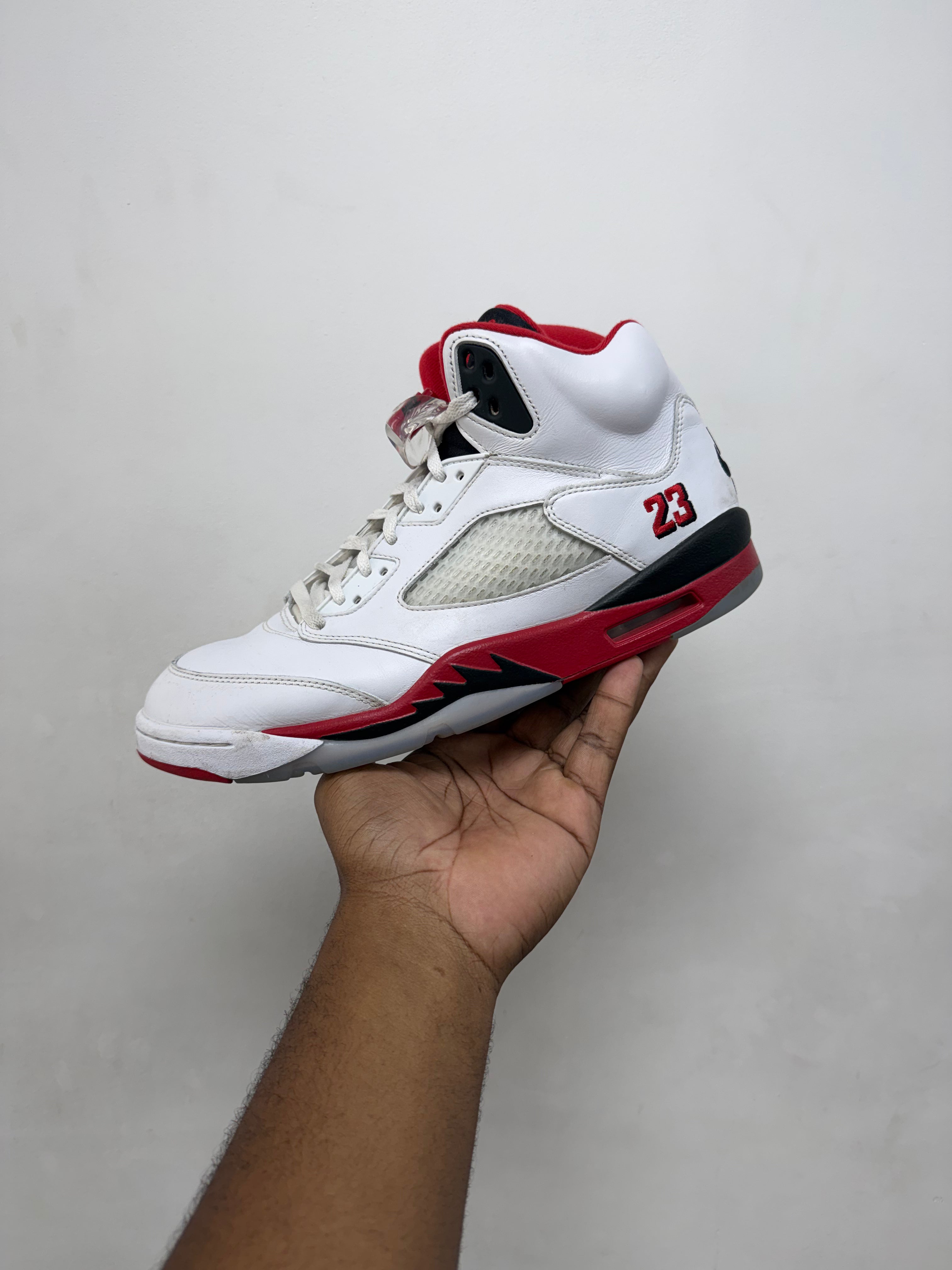 Jordan 5 Fire Red Sneakers