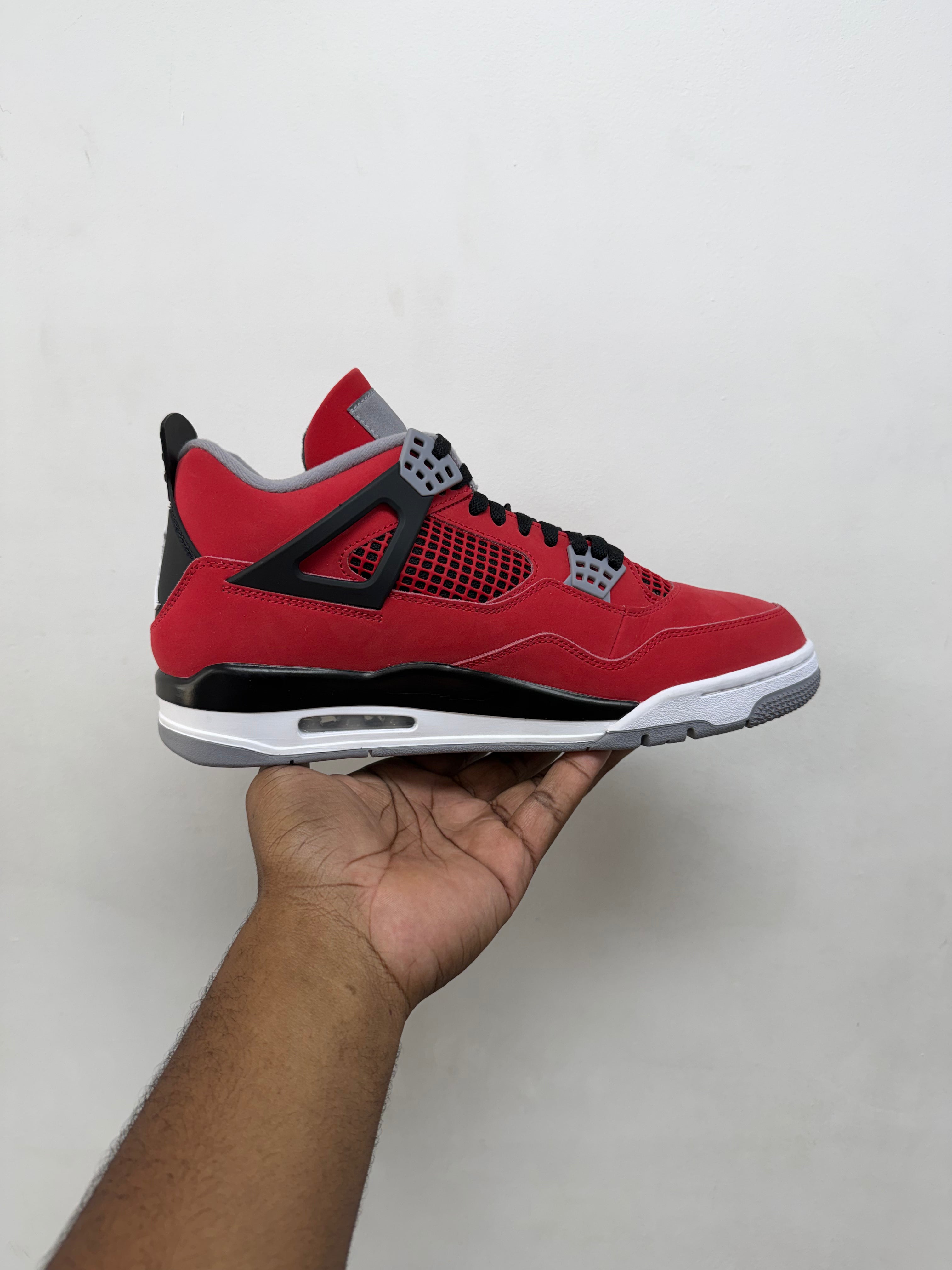 Jordan 4 Toro Sneakers