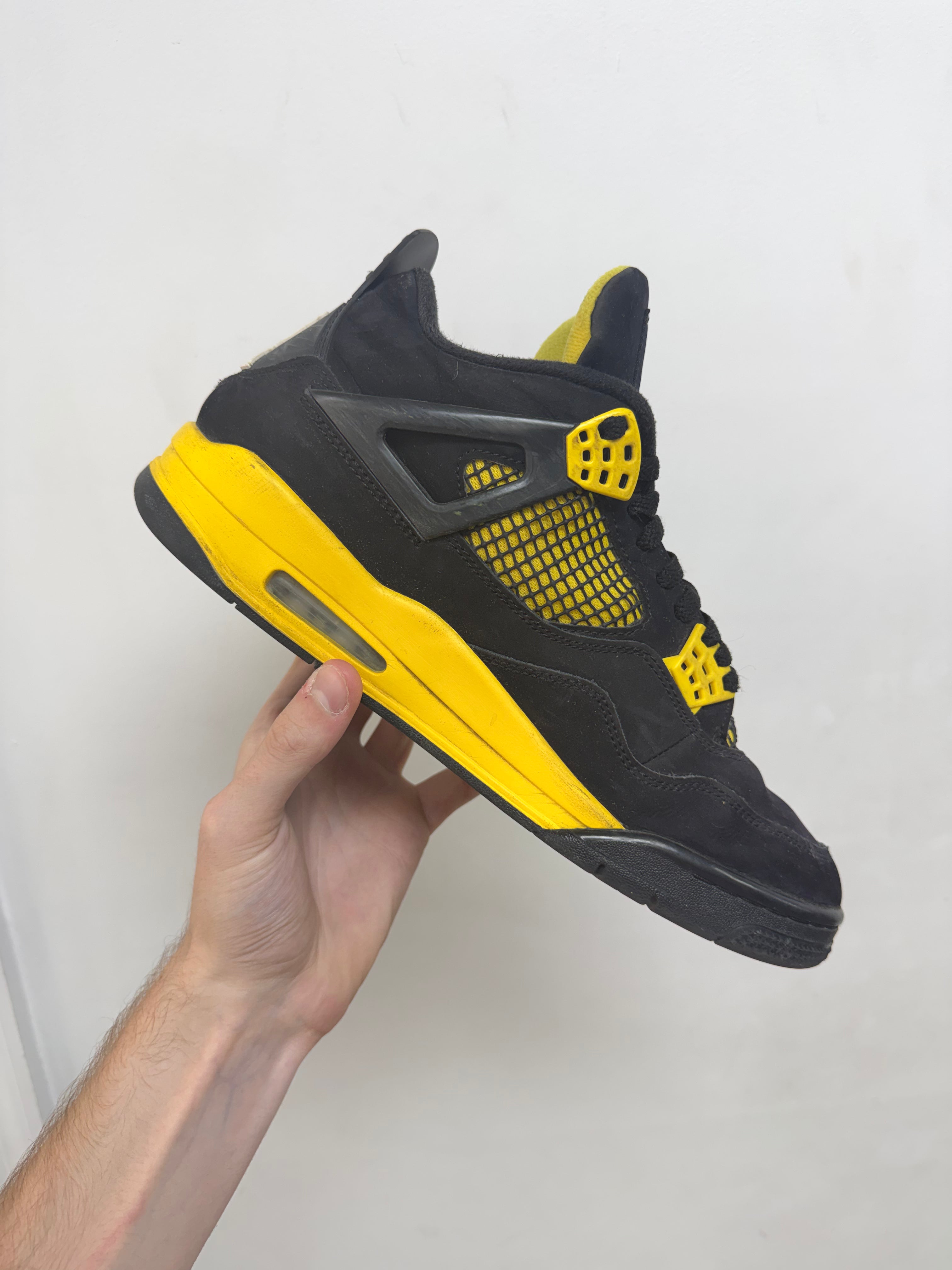 Jordan 4 Yellow Thunder Sneakers