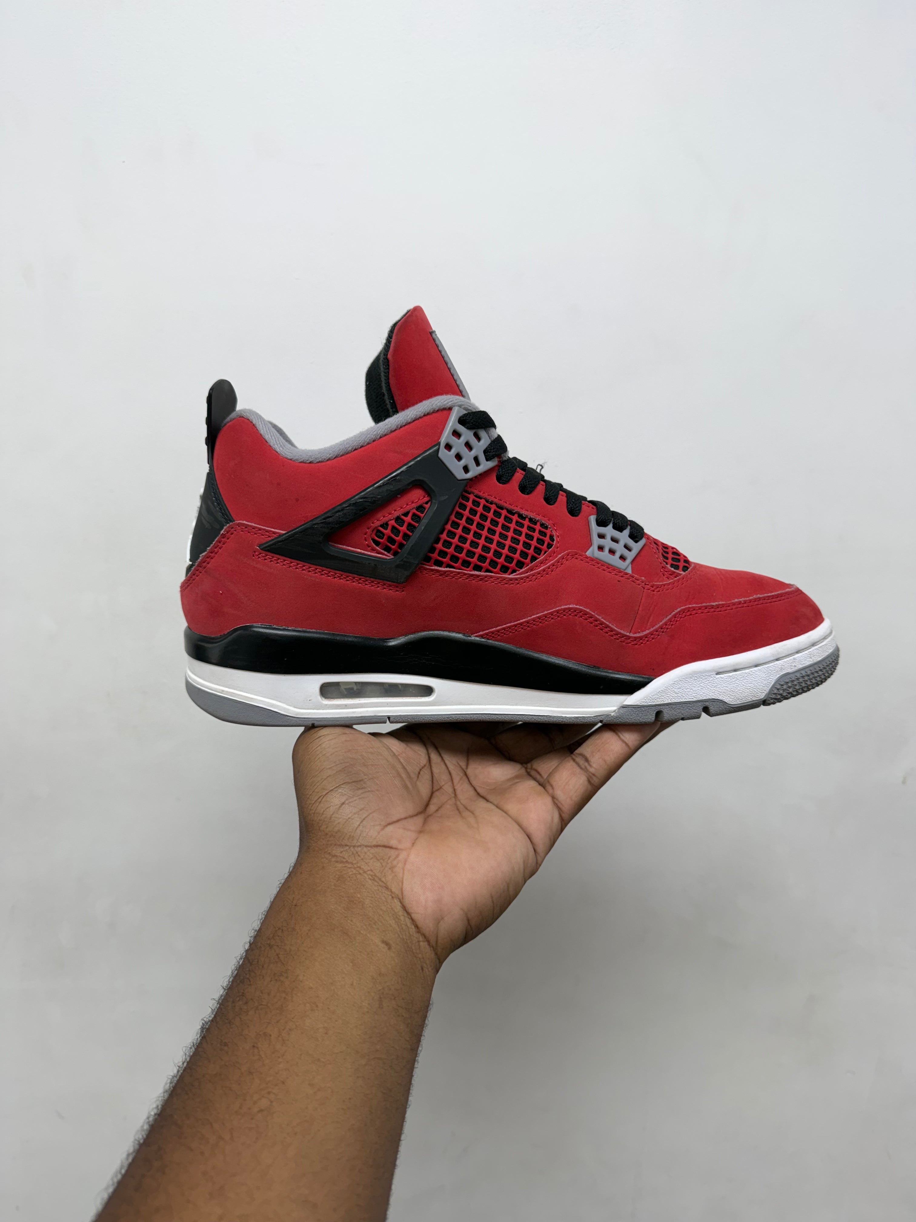 Jordan 4 Toro Sneakers