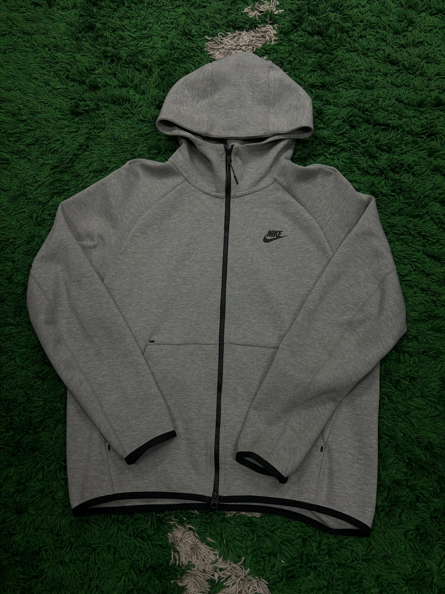 Nike Tech Zip Up Grey Used Large N/A