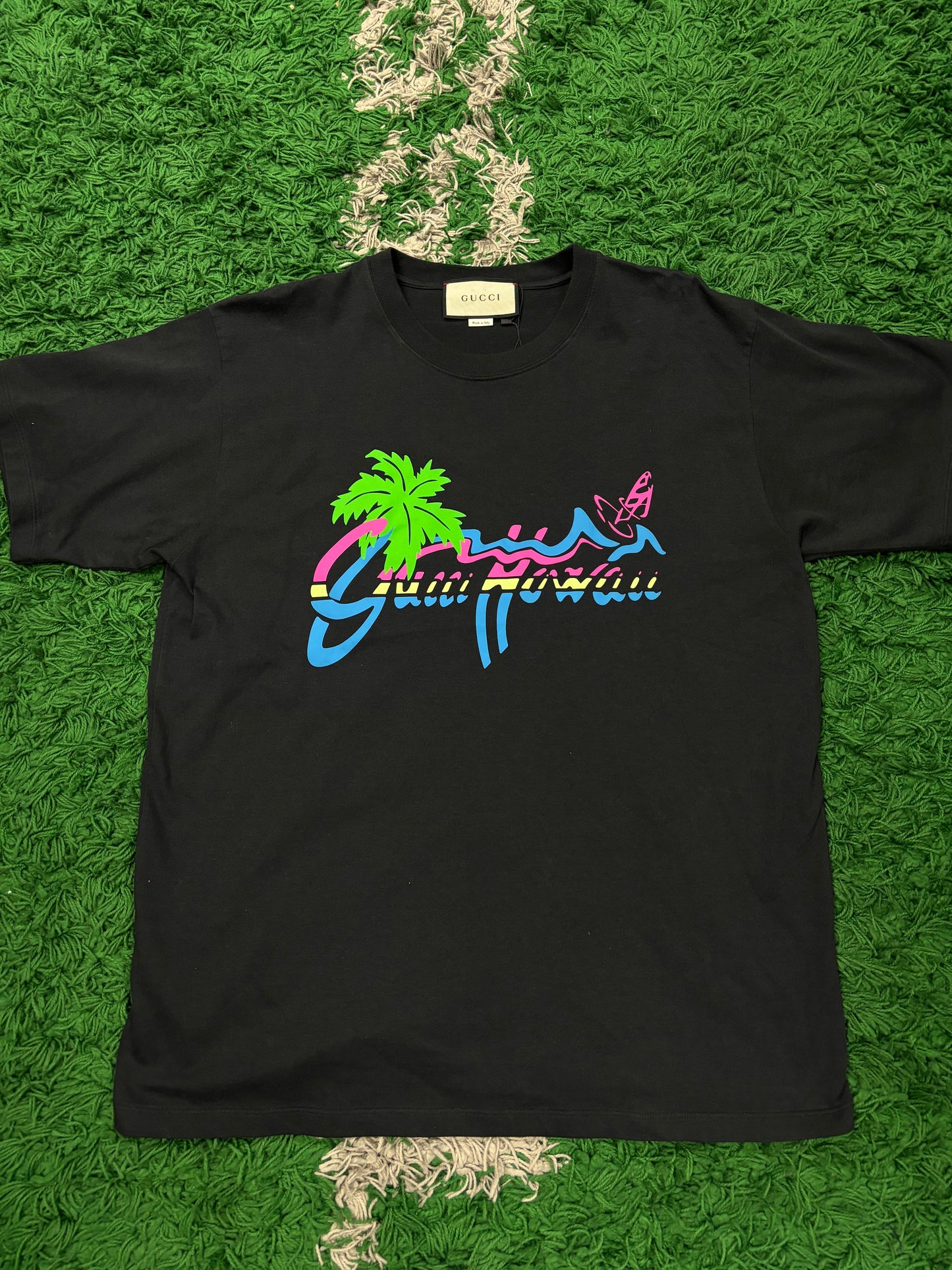 Gucci Tee Black Hawaii Used Medium (Fits XL)