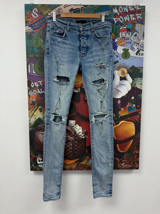 Amiri Jeans Lightwash Thrasher  Used 30 N/A