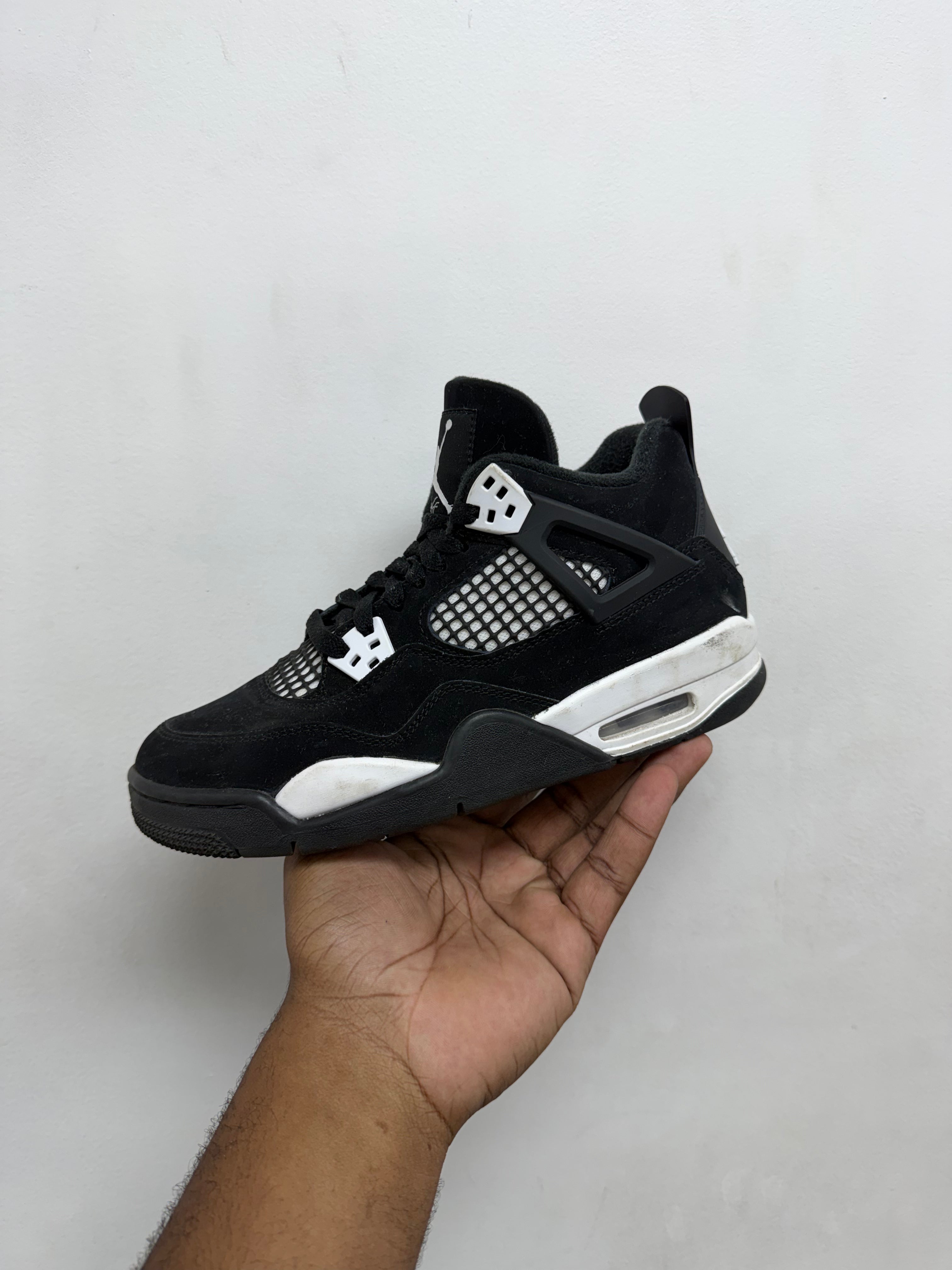 Jordan 4 Thunder Sneakers
