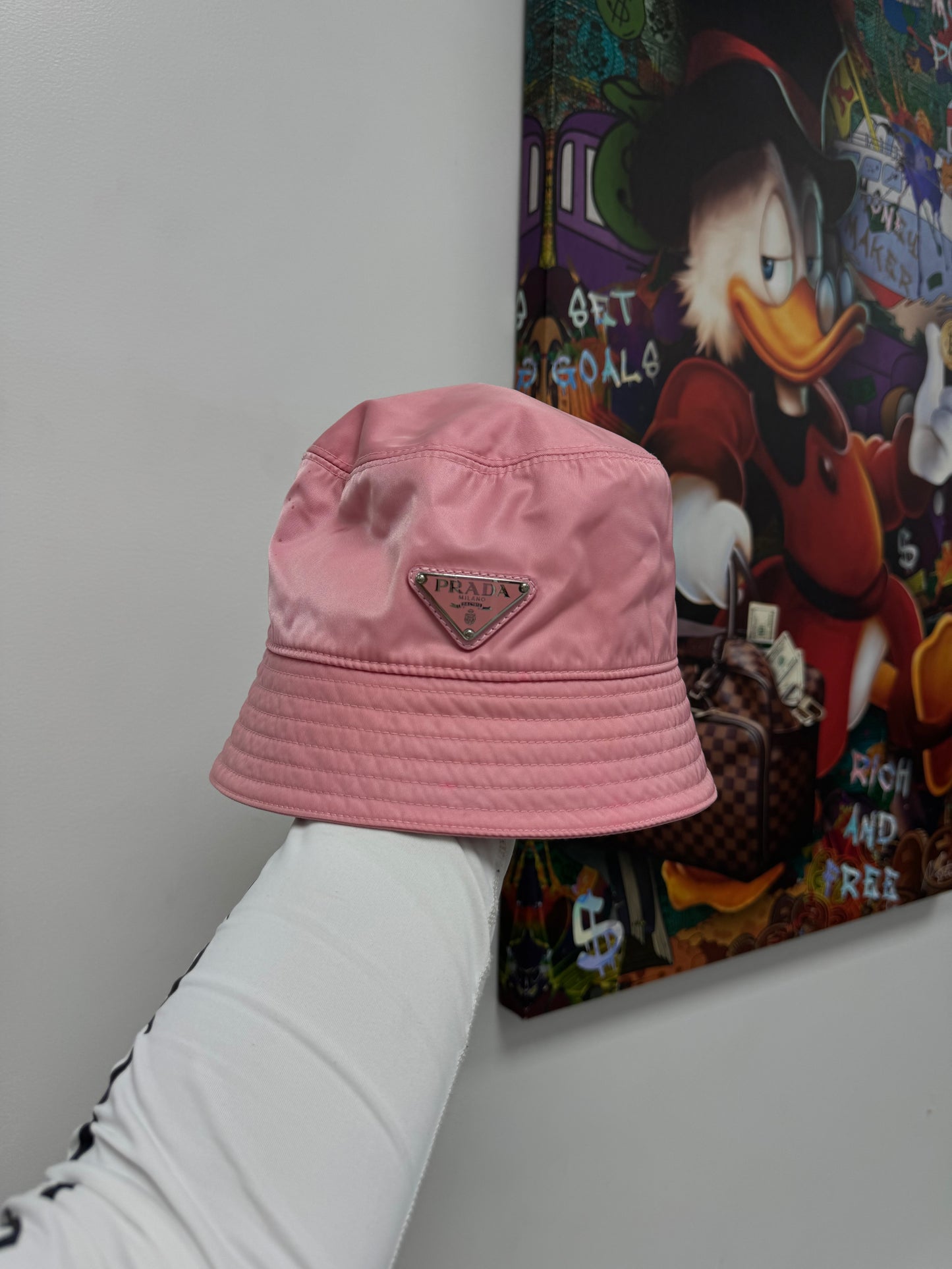 Prada Bucket Hat Pink Used Large N/A