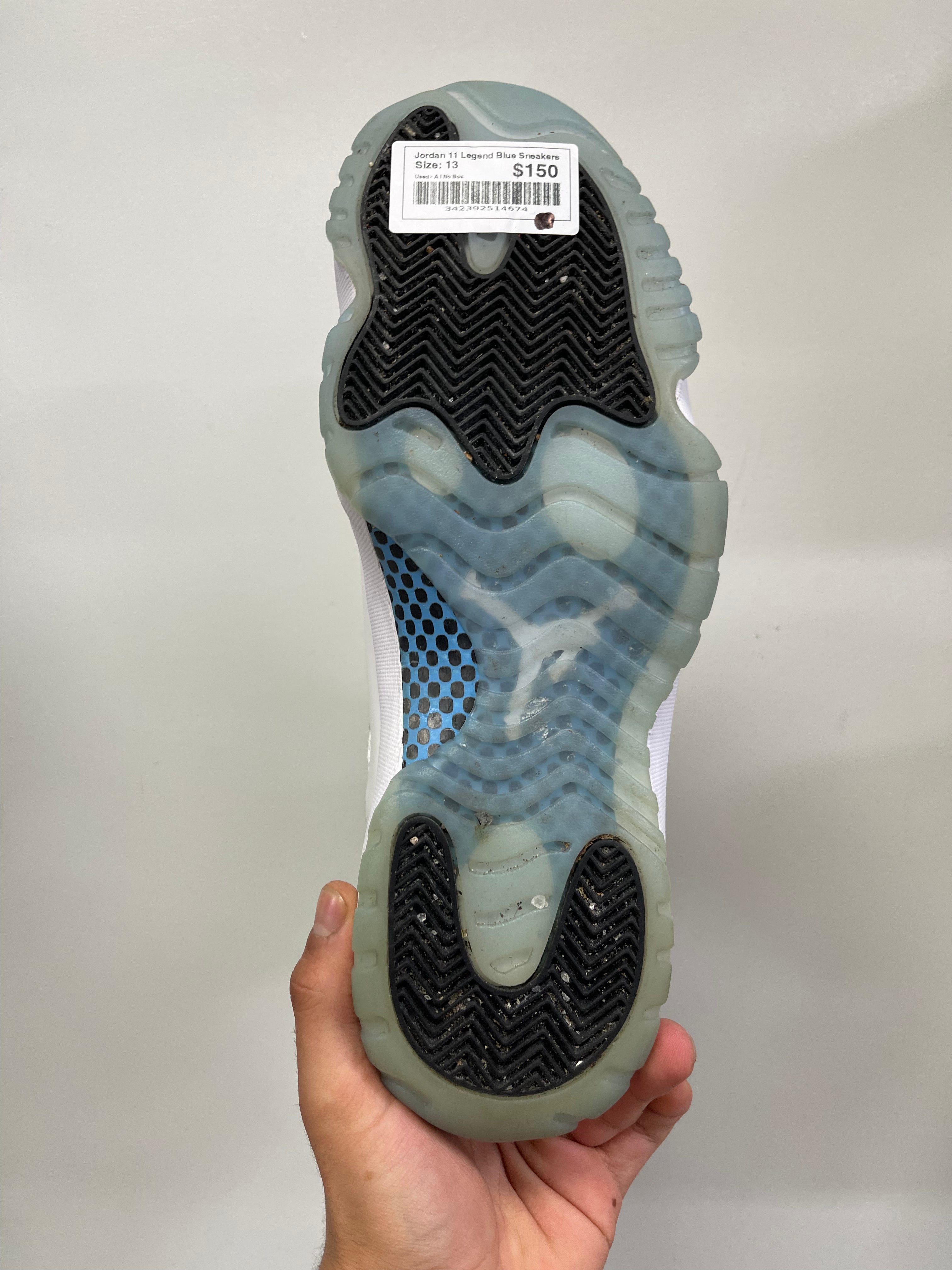 Jordan 11 Legend Blue Sneakers