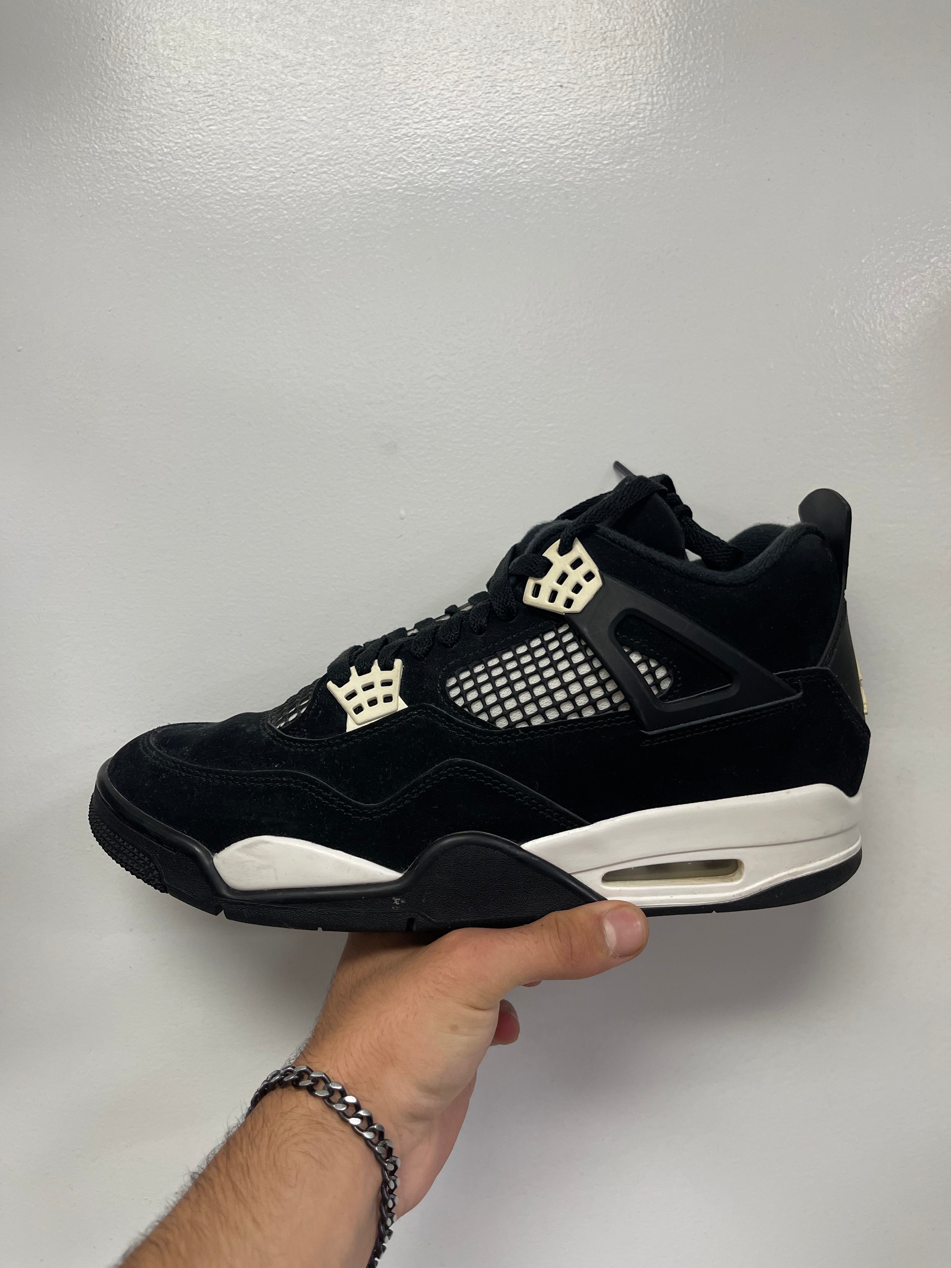 Jordan 4 White Thunder Sneakers