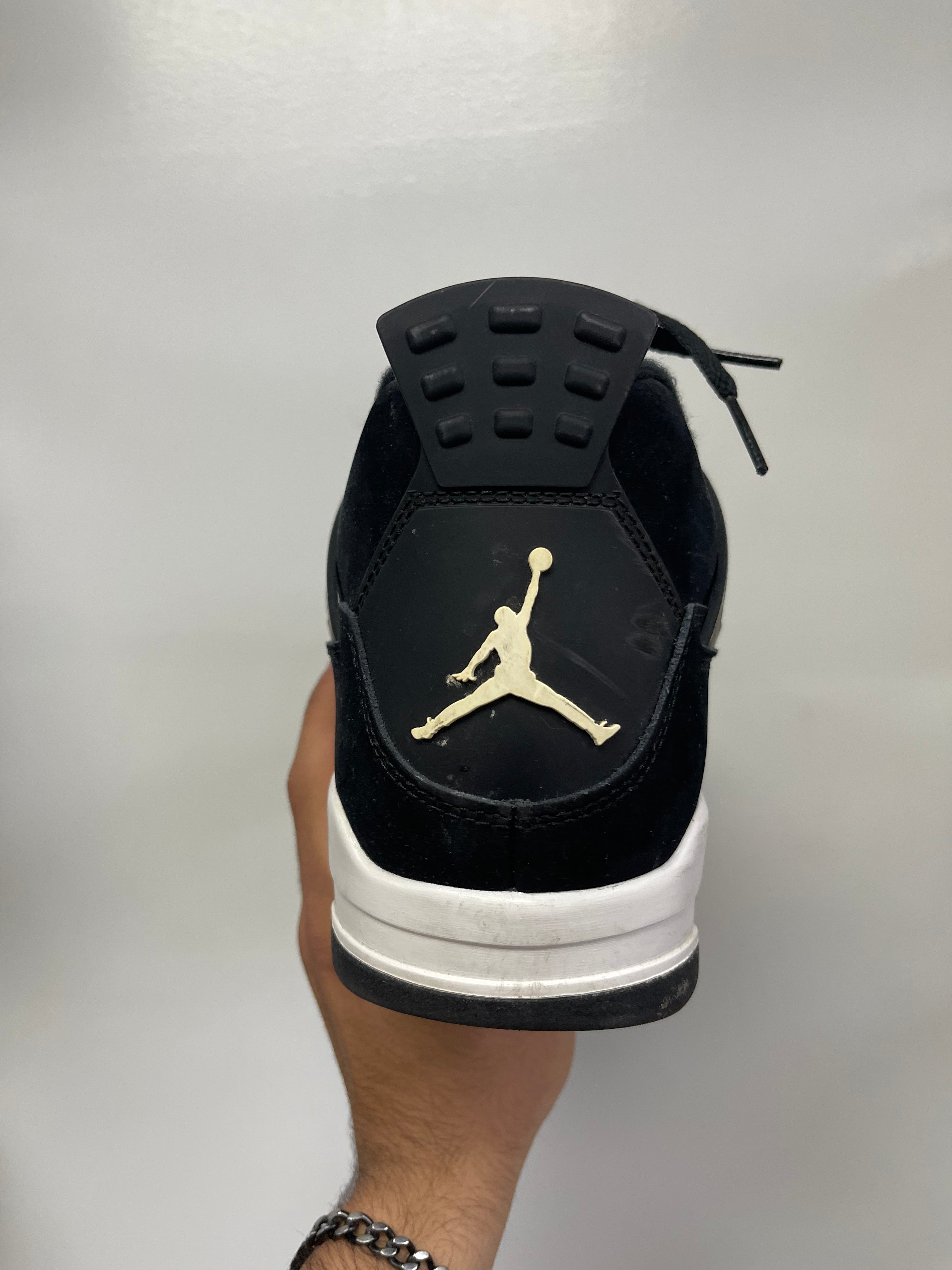 Jordan 4 White Thunder Sneakers