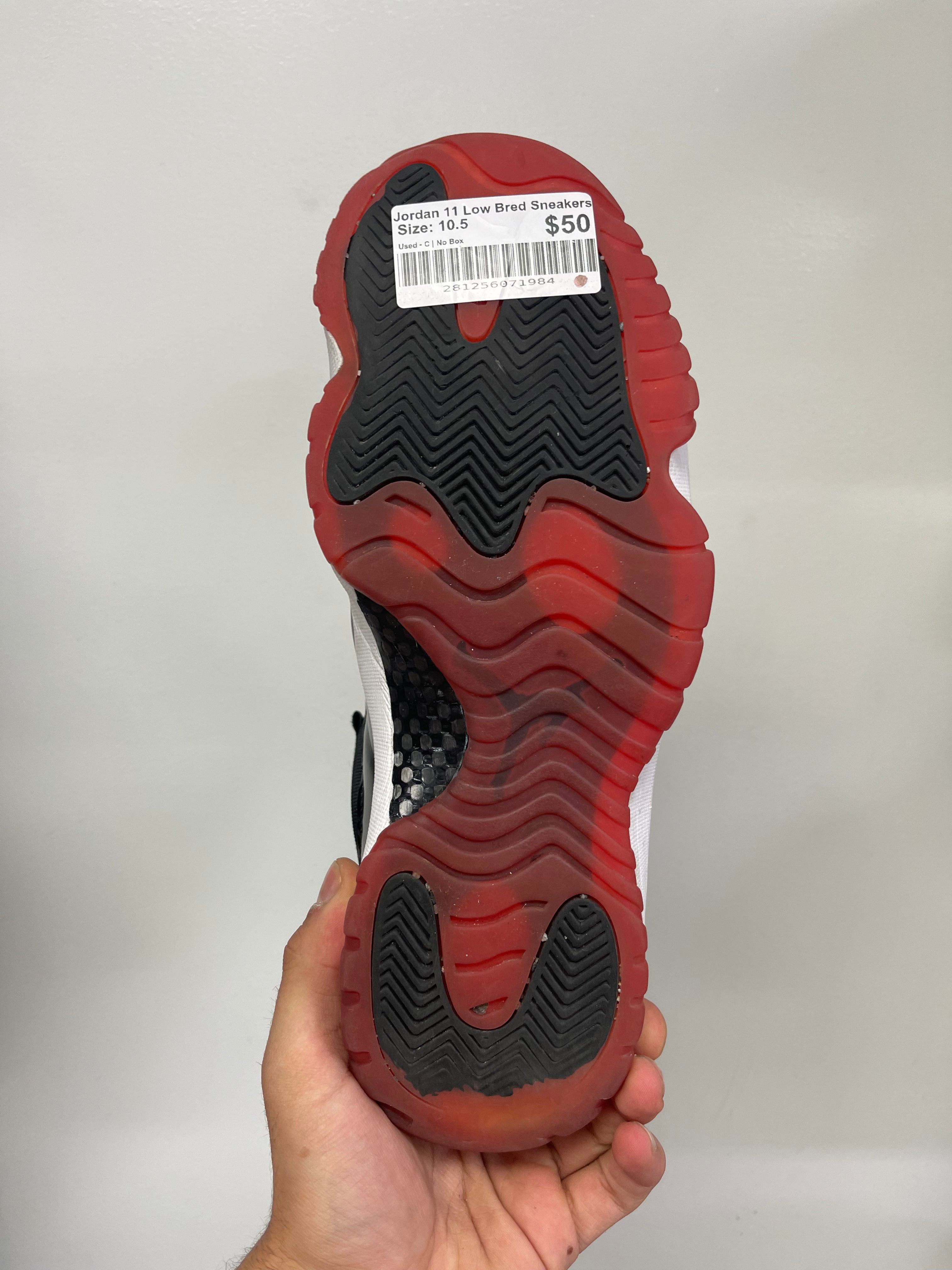 Jordan 11 Low Bred Sneakers