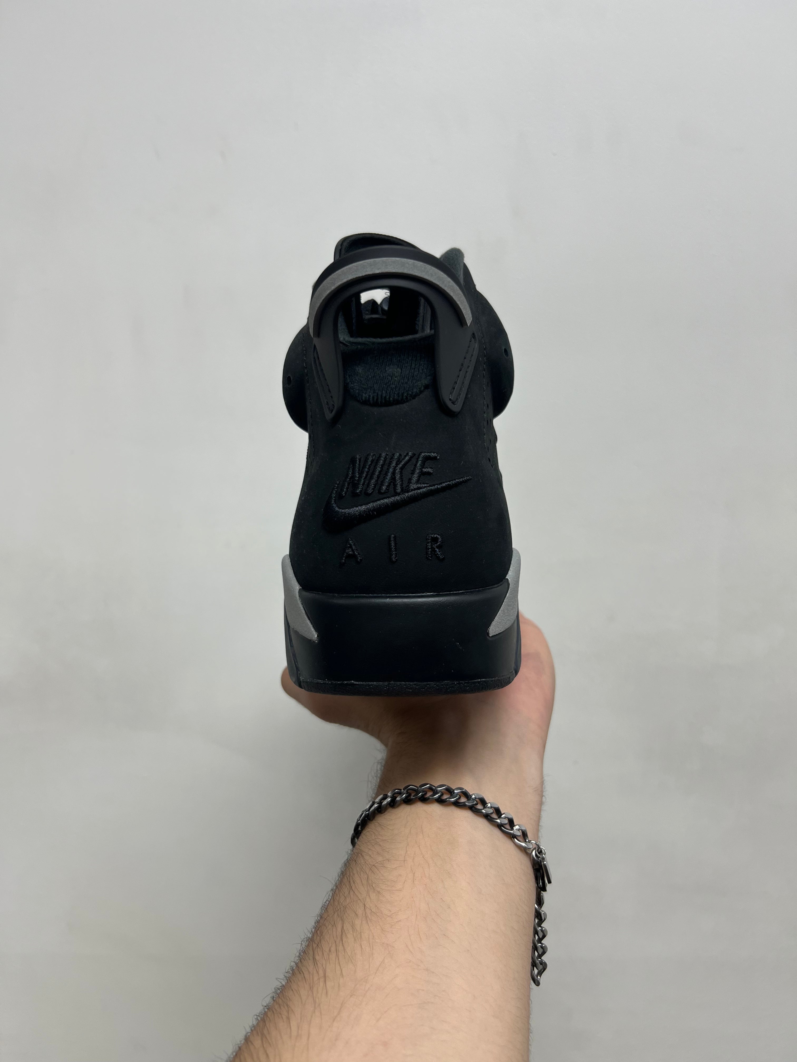 Jordan 6 Cap n Gown Sneakers