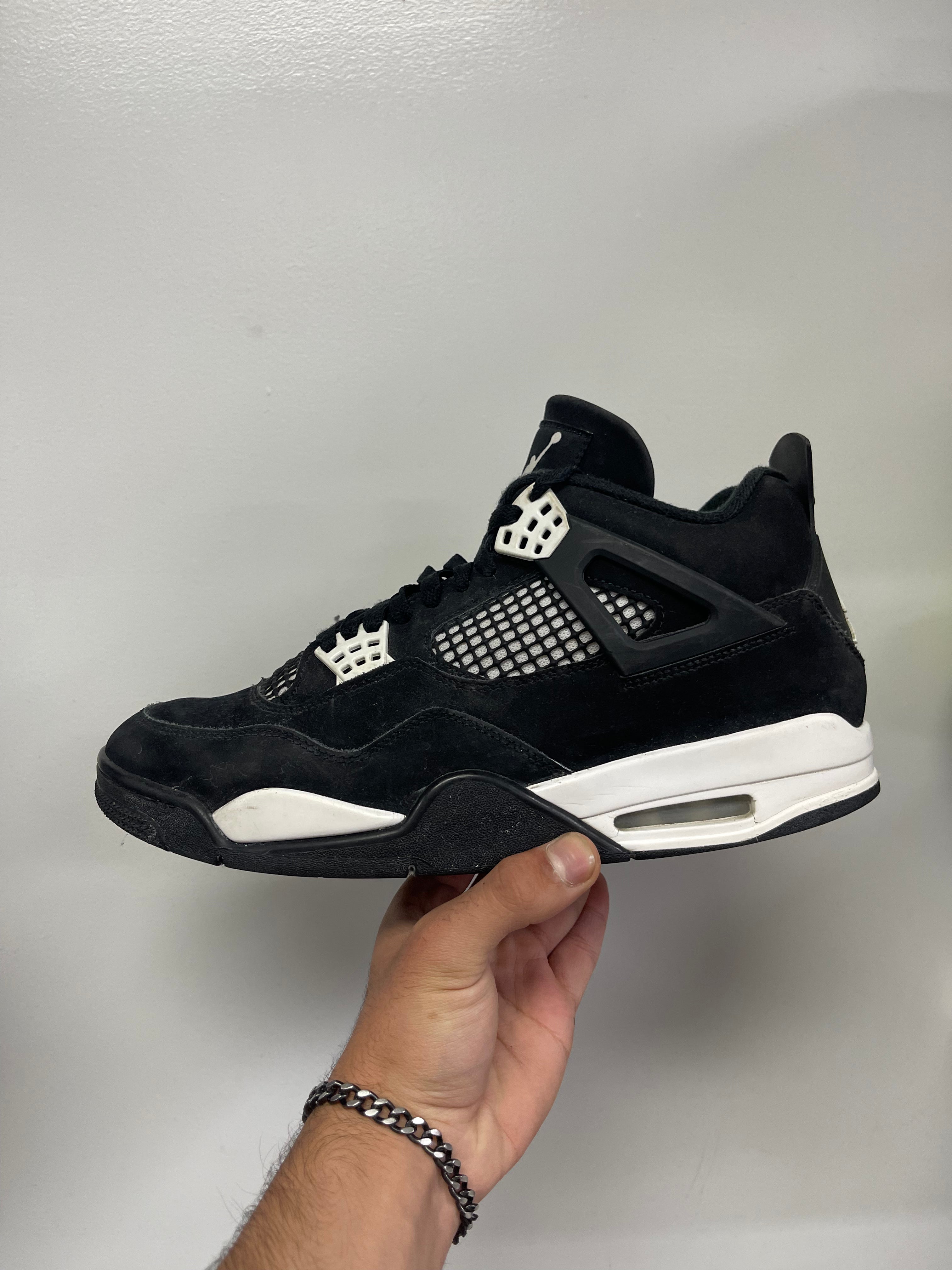 Jordan 4 White Thunder Sneakers