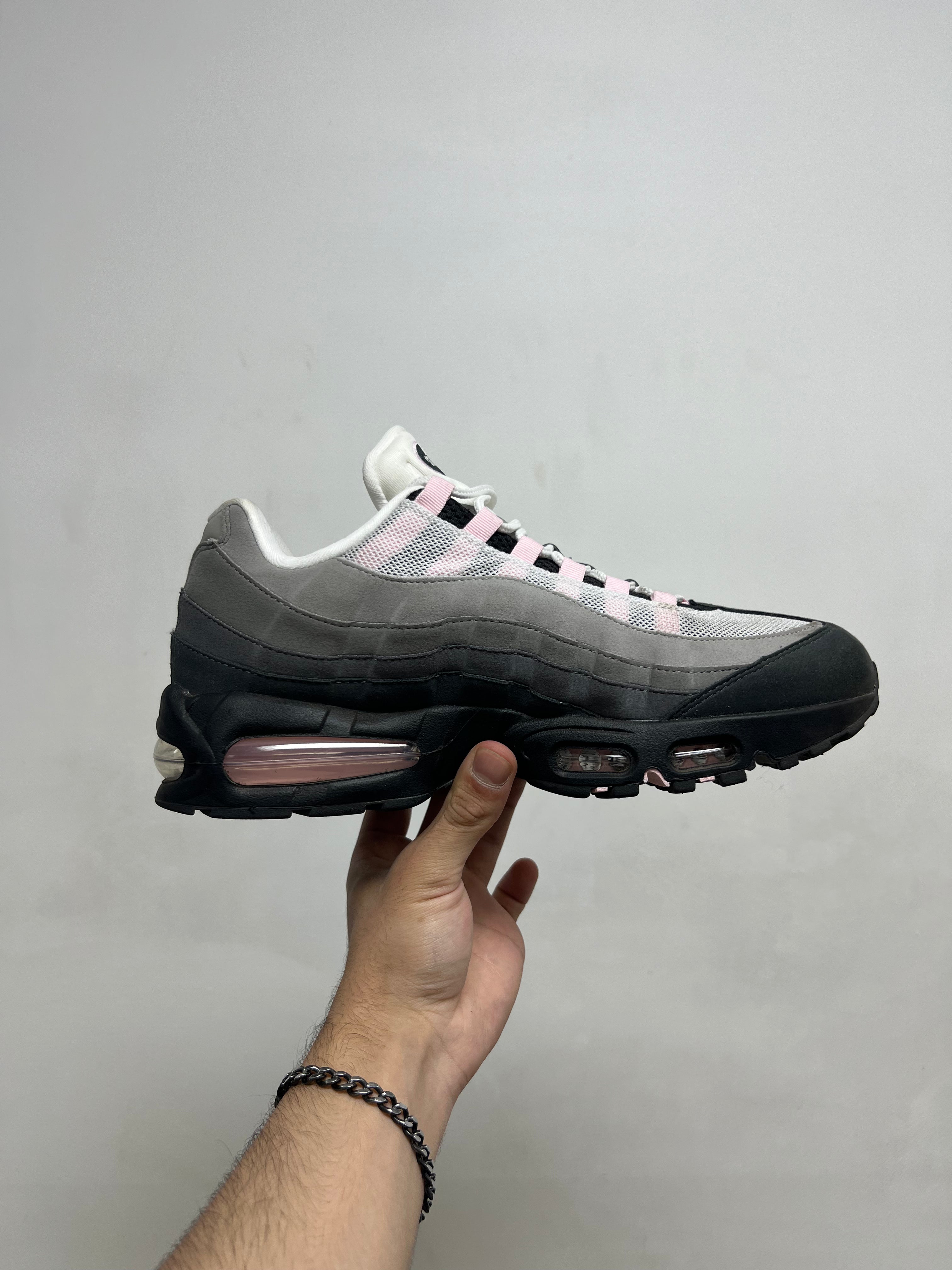 Nike AM95 Soft Pink Sneakers
