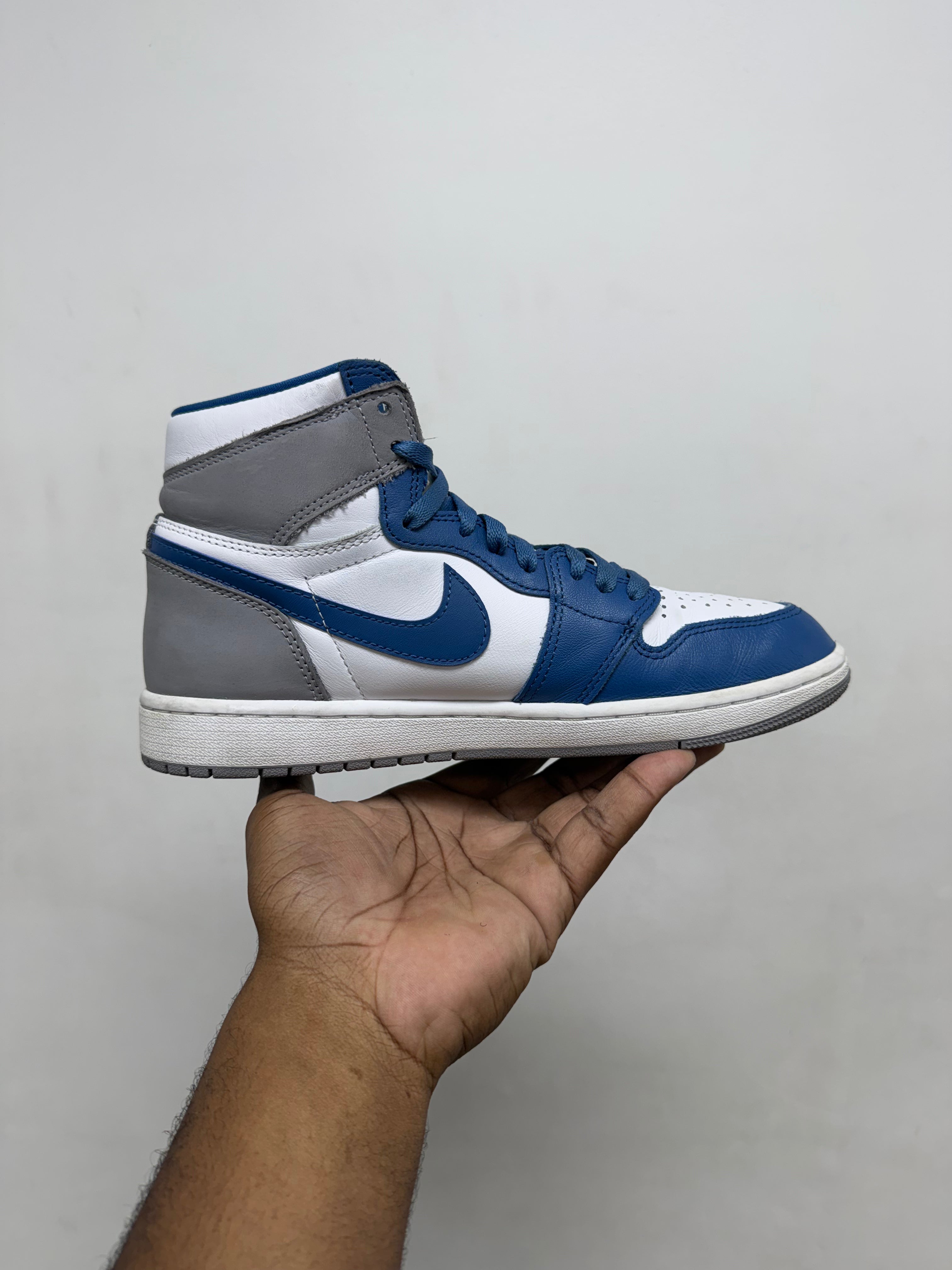 Jordan 1 True Blue Sneakers