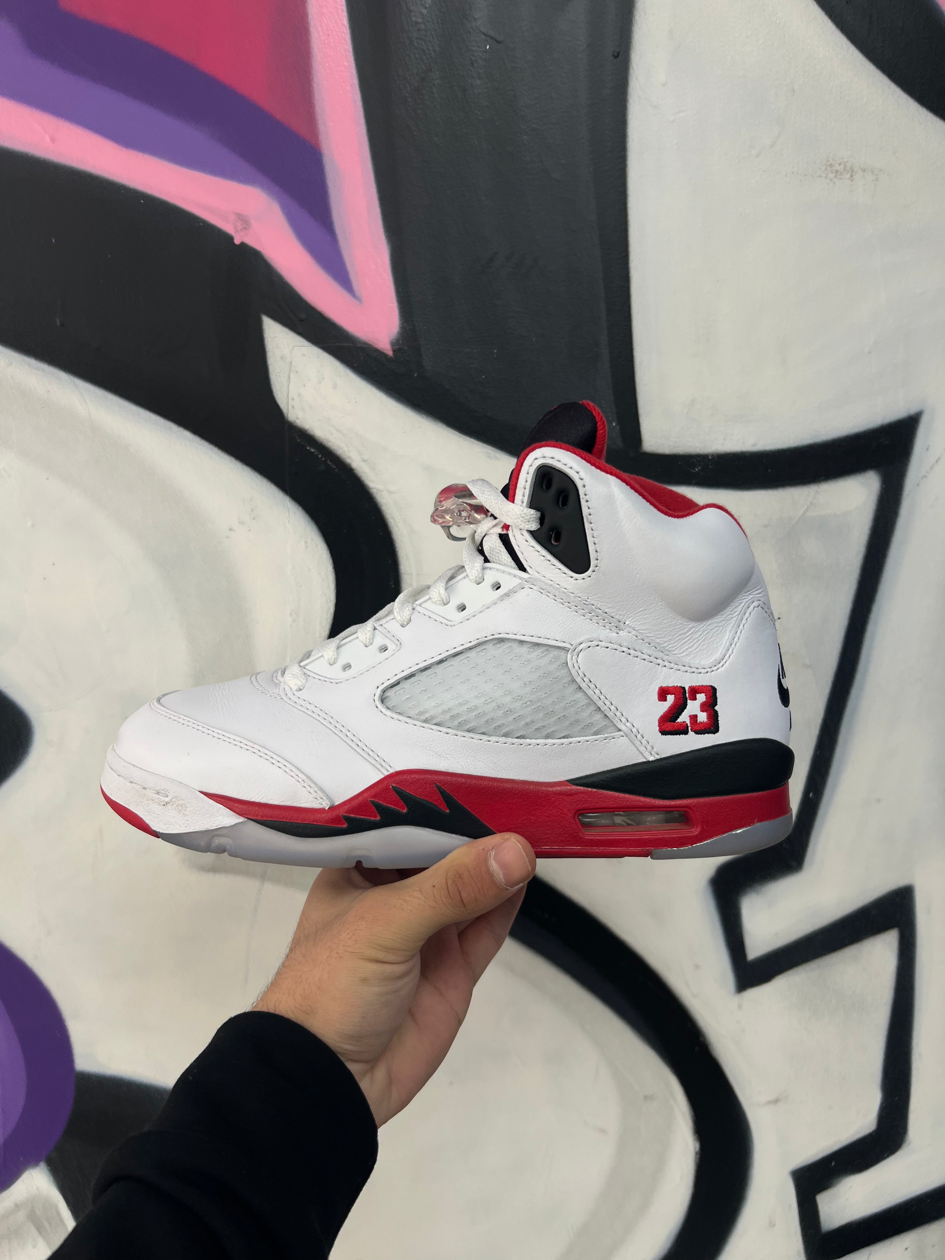 Jordan 5 Fire Red Sneakers