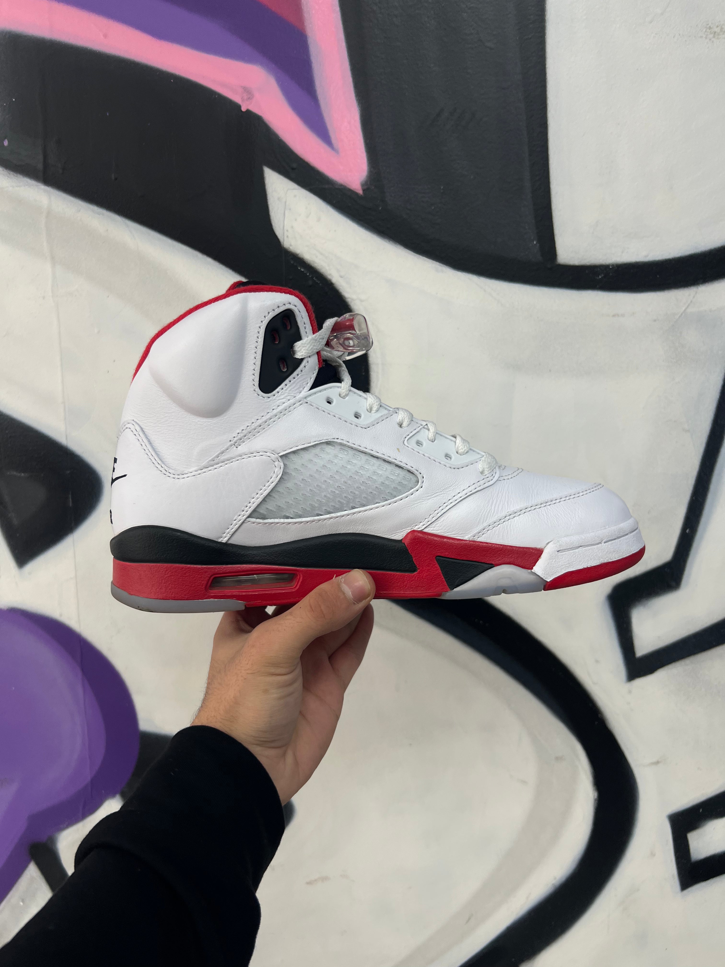 Jordan 5 Fire Red Sneakers