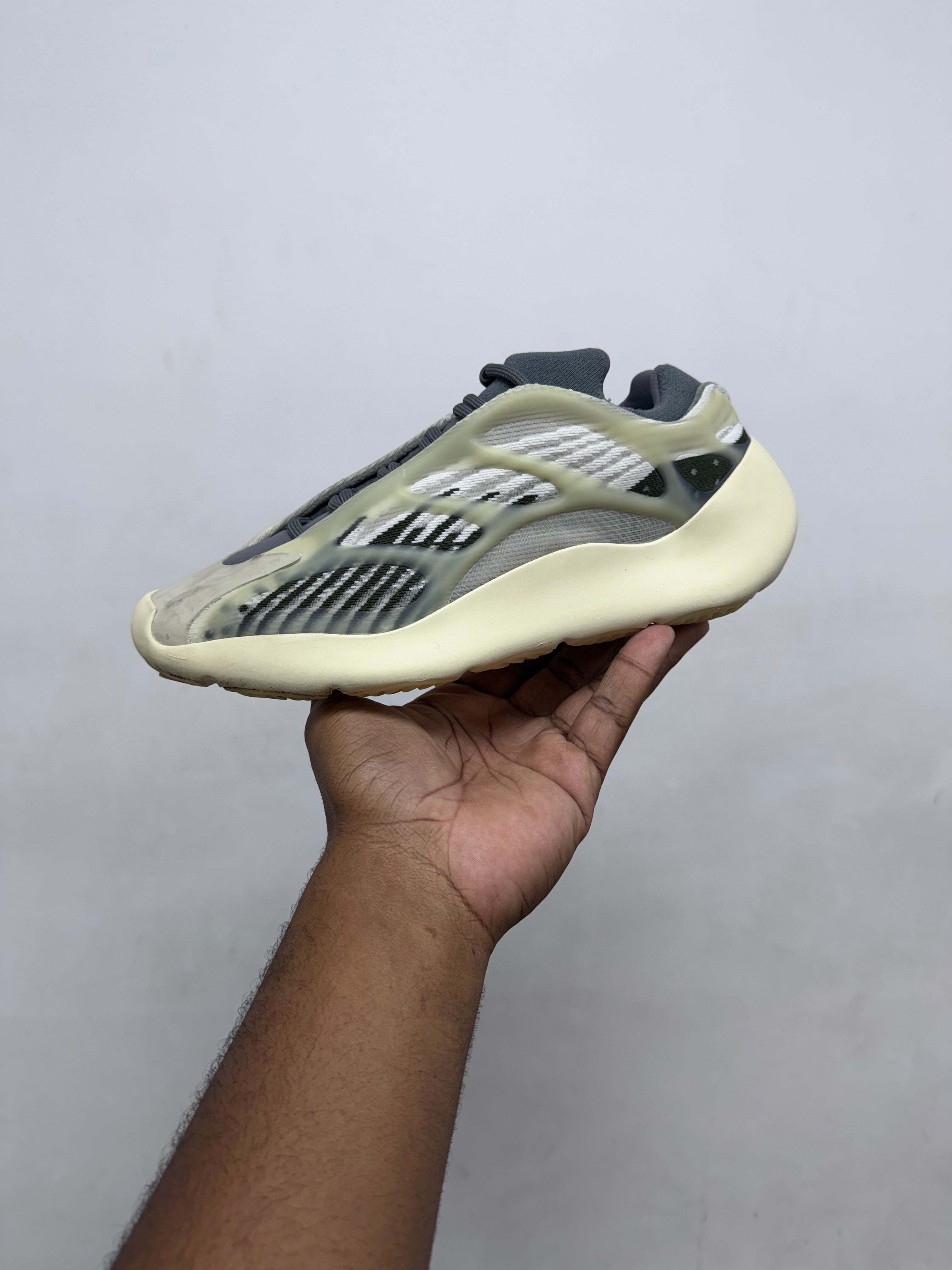 YZY 700 V3 Fade Salt Sneakers