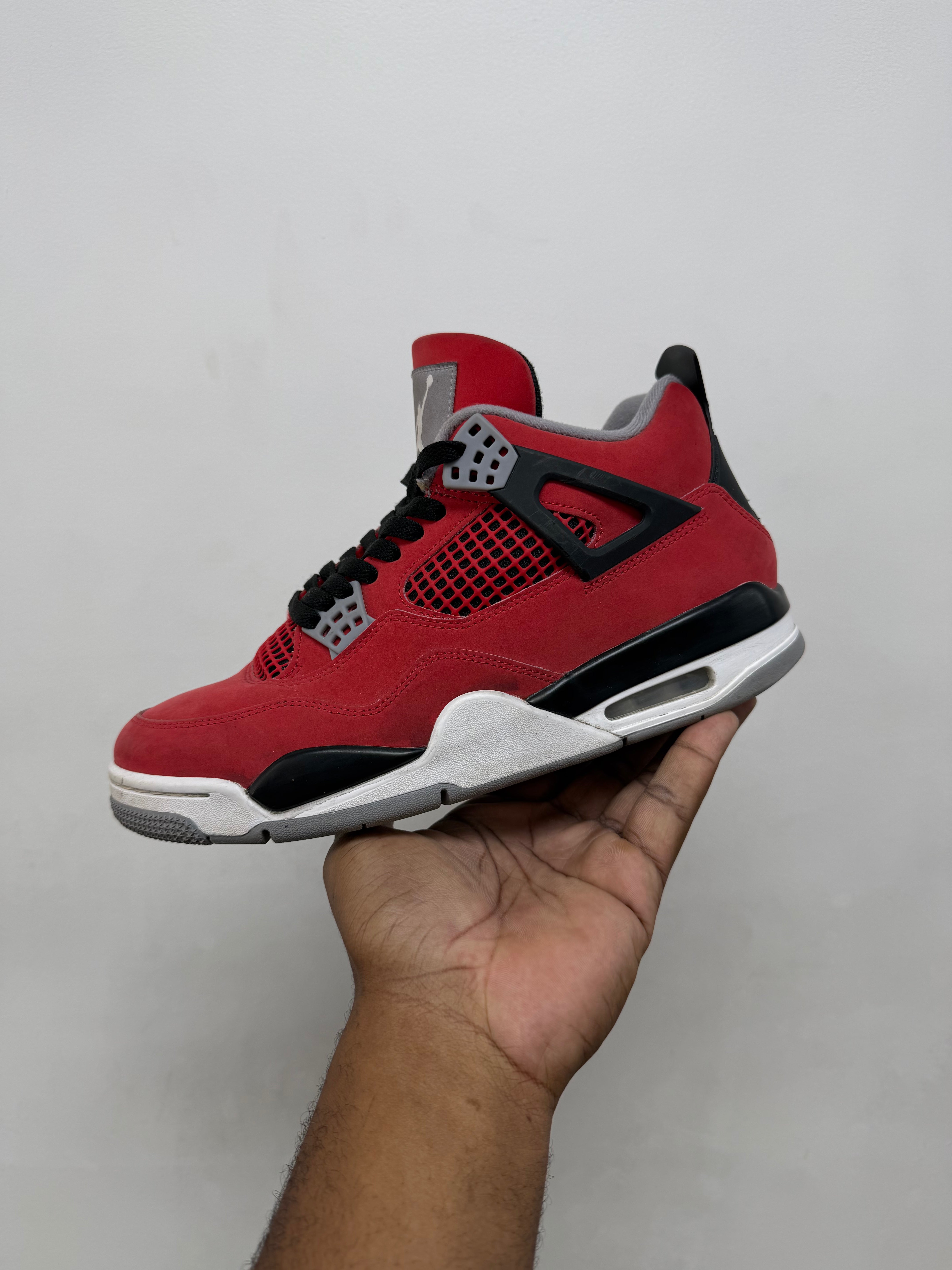 Jordan 4 Toro Sneakers
