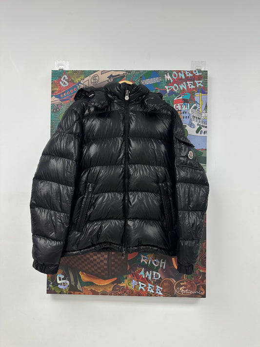 Moncler Maya Black  Used 5 N/A