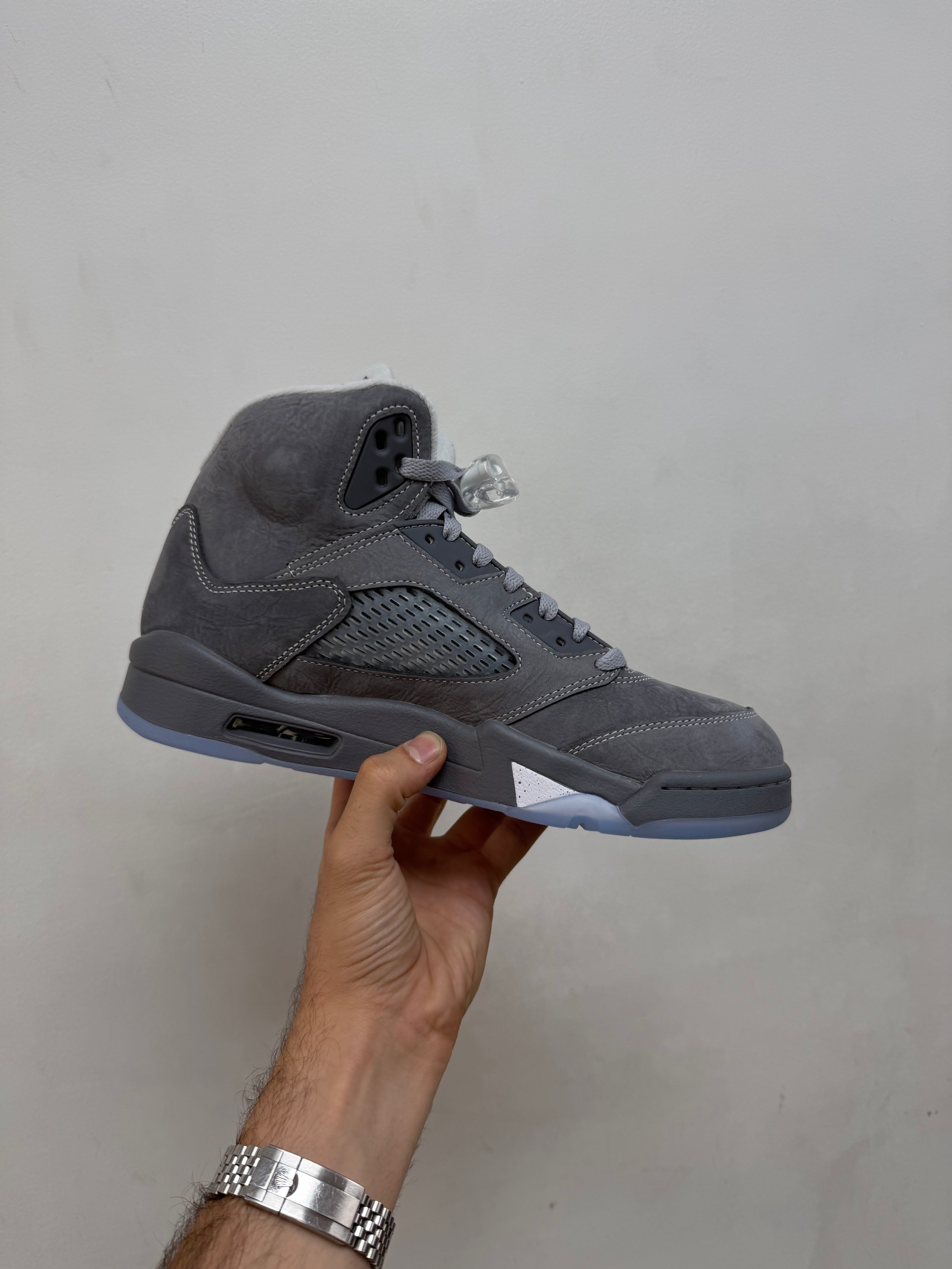 Jordan 5 Wolf Grey Sneakers