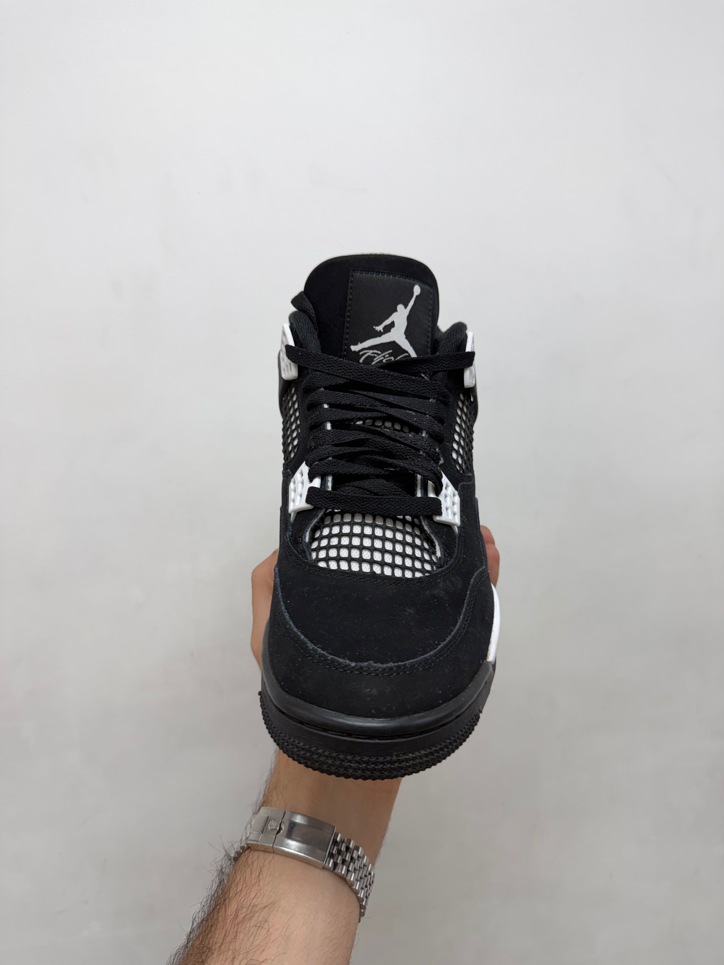 Jordan 4 White Thunder Sneakers