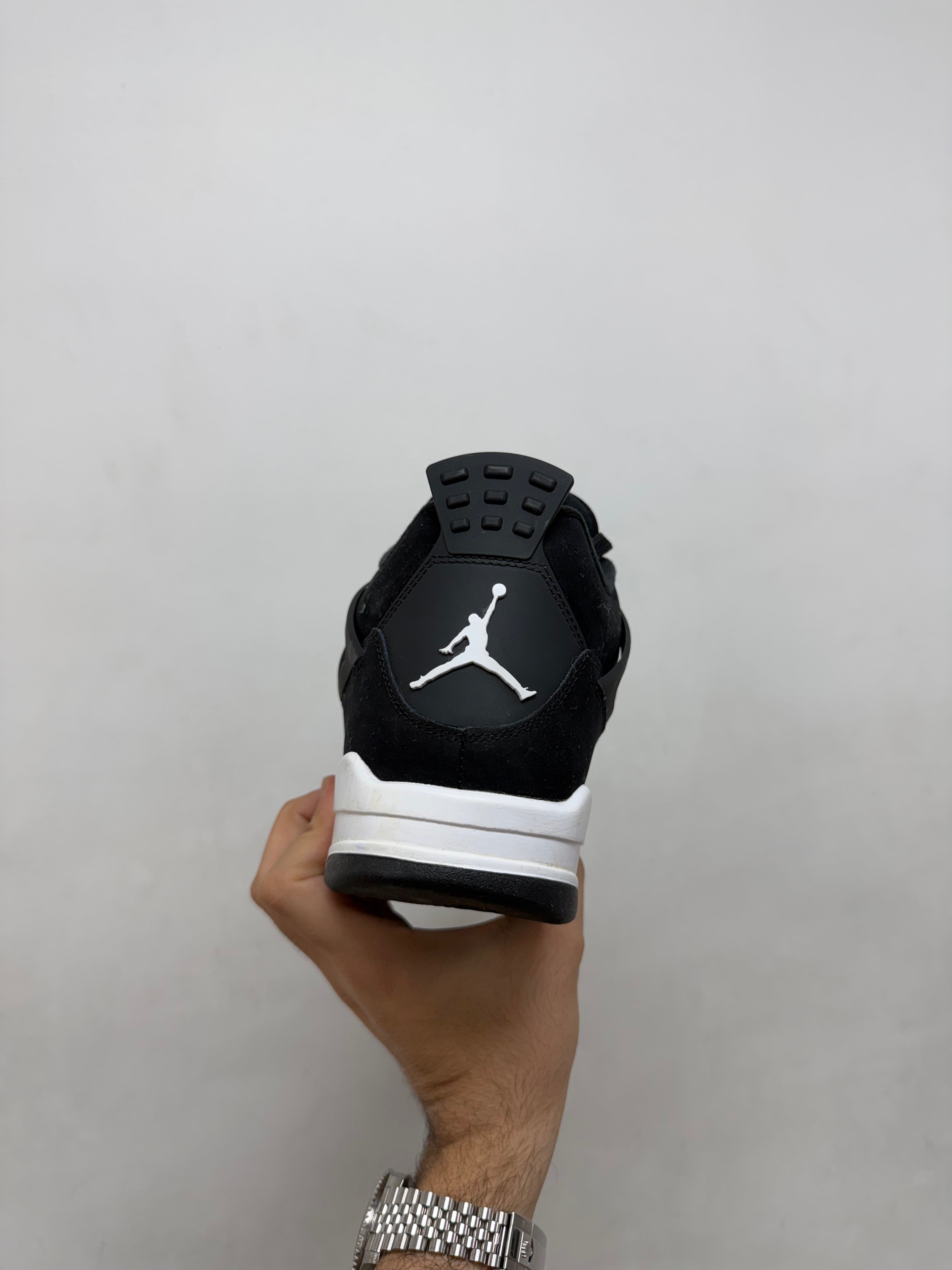 Jordan 4 White Thunder Sneakers